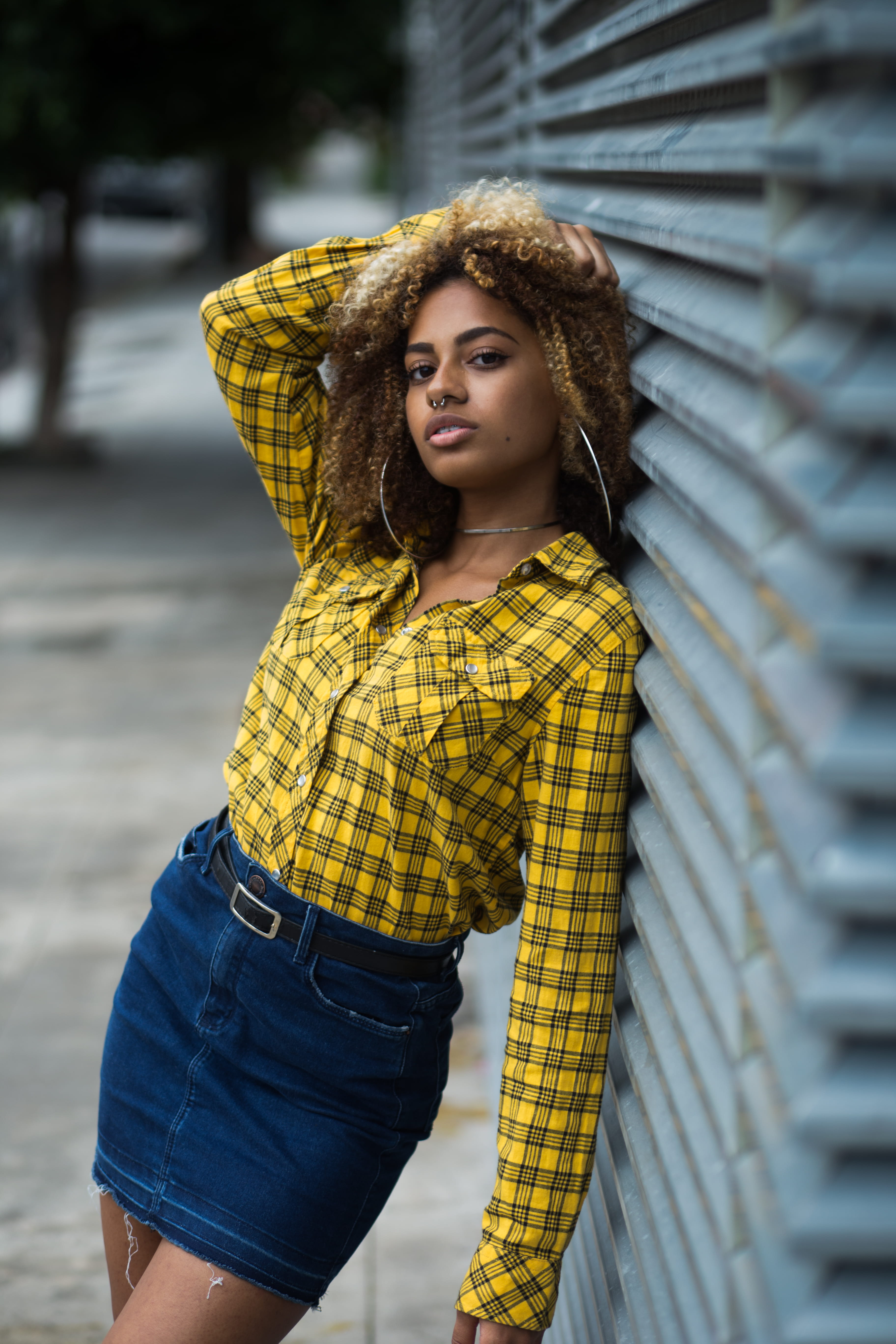young women, leaning, wall, skirt, yellow, denim, hair, person, female, architecture, woman, outdoors, wear, dress, wearing, fashion, lifestyles, hairstyle, Phone HD Wallpaper