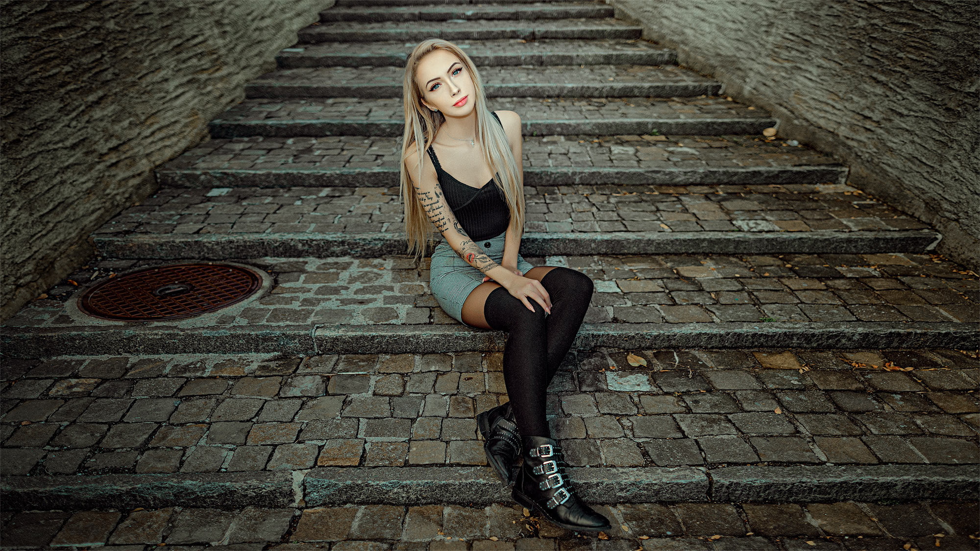 blonde, shoes, 1080P, tattoo, sitting, stairs, portrait, long hair, blue eyes, skirt, knee-highs, women, necklace, black stockings, HD Wallpaper