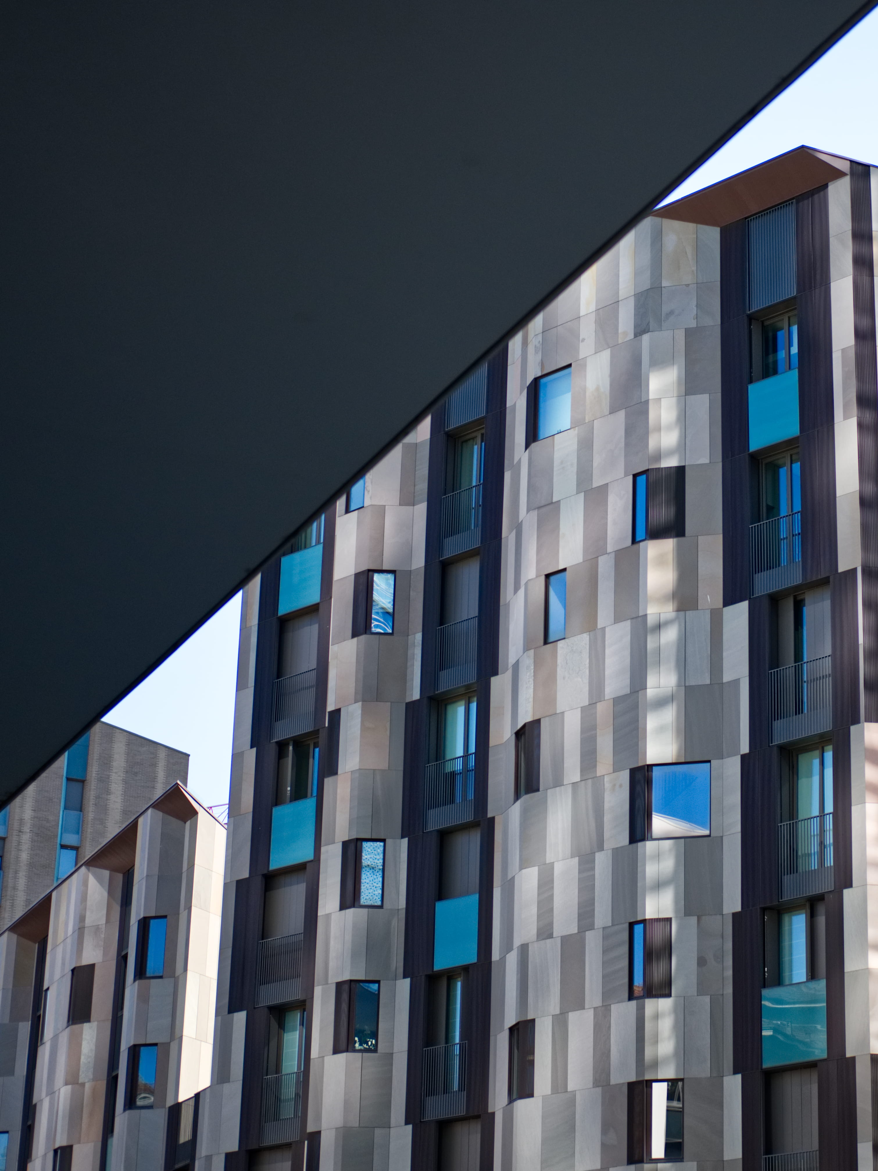 outdoors, blue, reflection, sky, fujifeed, italy, built structure, low angle view, glass - material, fujifilm, piazza gae aulenti, geometric, building exterior, Phone HD Wallpaper