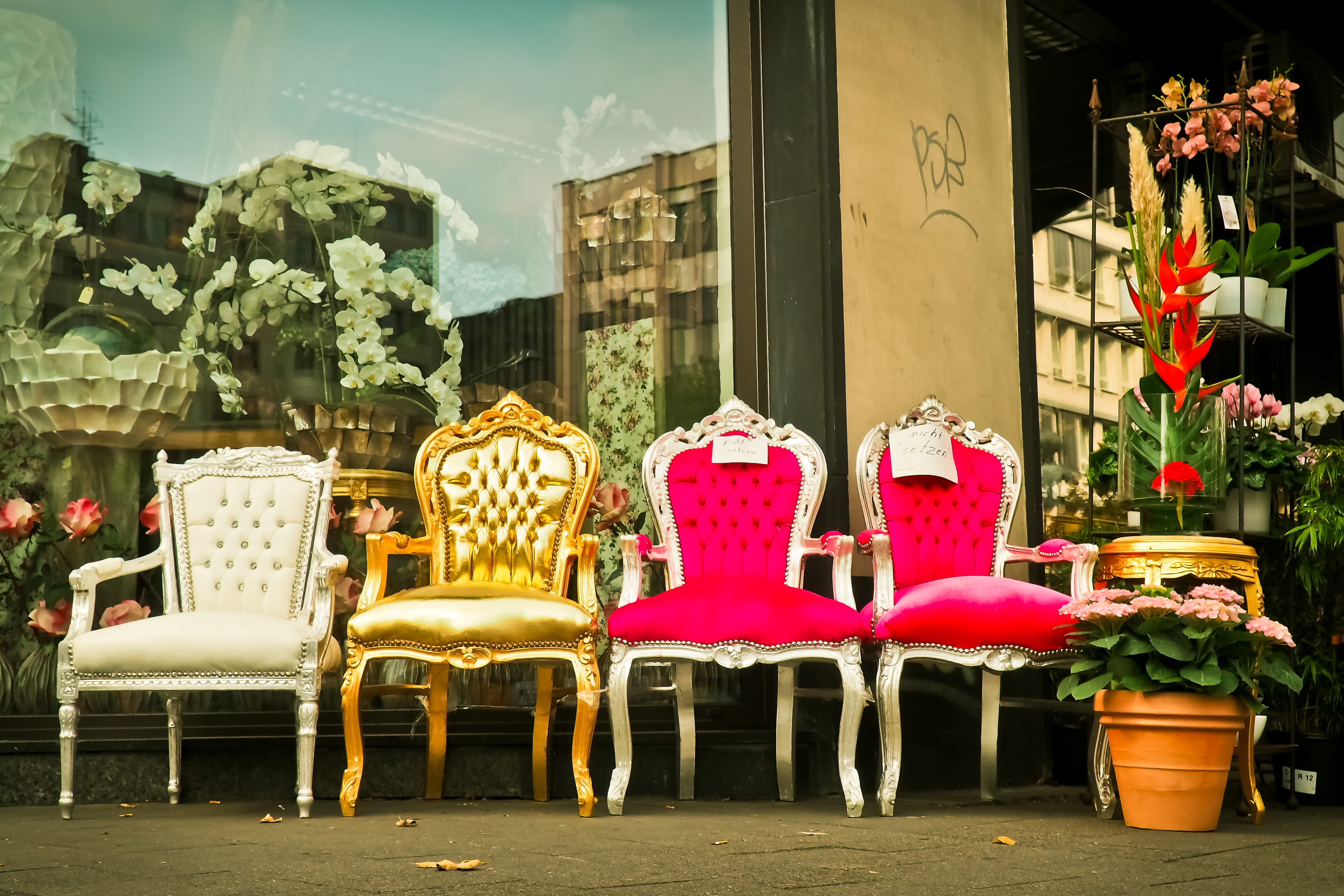 gold, building exterior, 4K, outdoors, representation, white, four, chairs, company, creativity, day, nature, urban, district, architecture, business, HD Wallpaper