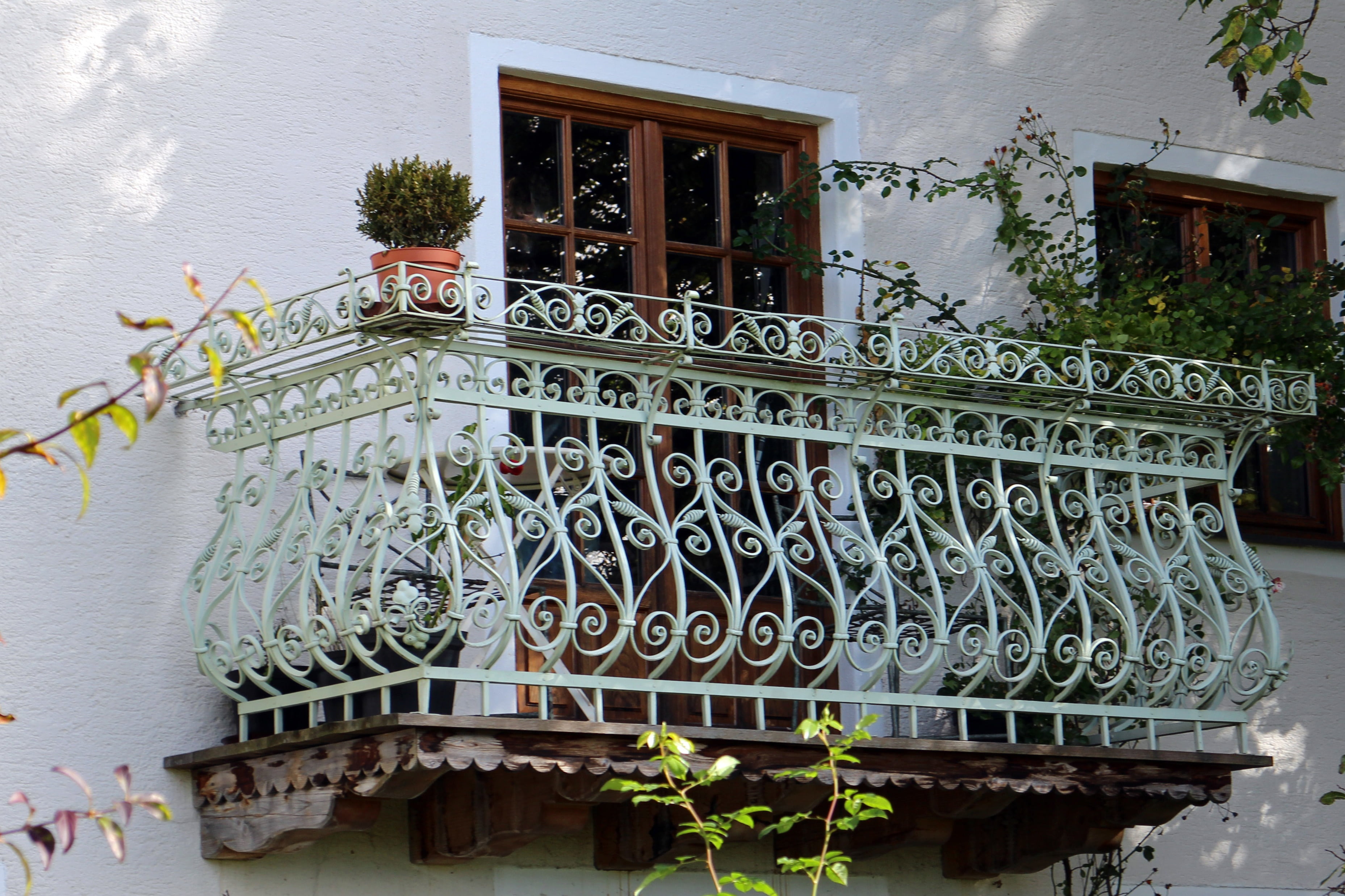 facade, residential district, no people, day, decoration, building exterior, house facade, curlicue, potted plant, 2K, door, nature, metal, home front, HD Wallpaper