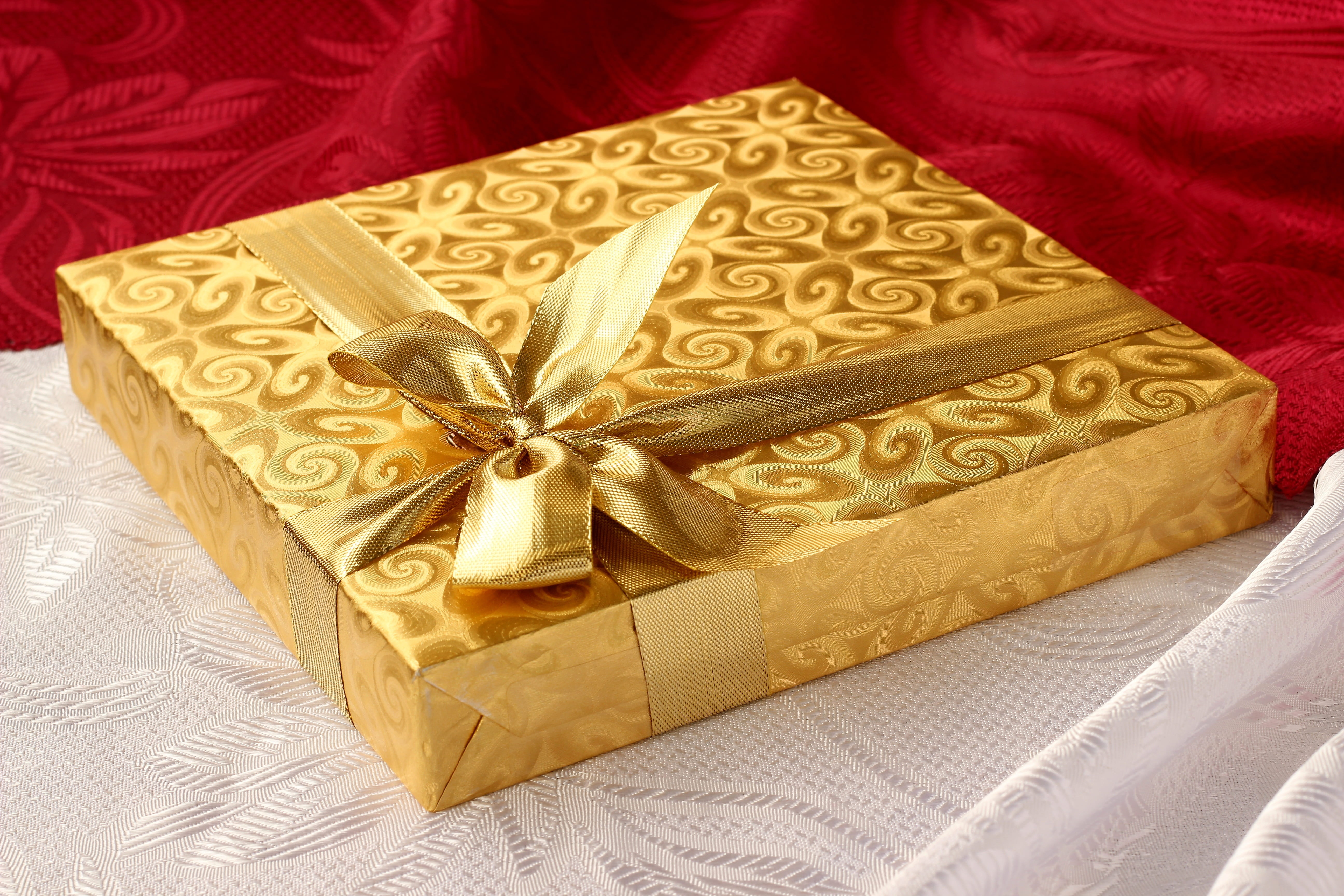 gift, luxury, celebration, printed, package, box, rare, recreation, nose, ornate, present, wood, wrapping paper, yellow, year, gift box, valentine, no people, HD Wallpaper