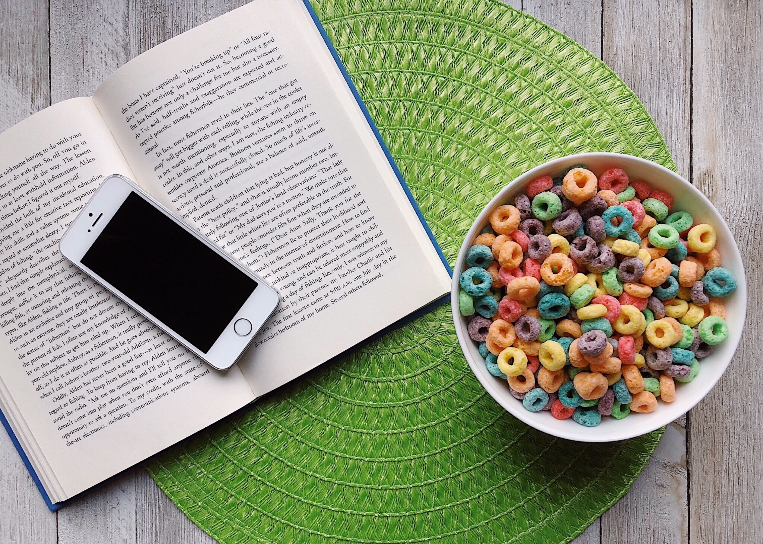 publication, green color, sweet food, breakfast, indoors, 2K, rainbow, no people, candy, still life, fruit loops, temptation, technology, high angle view, HD Wallpaper