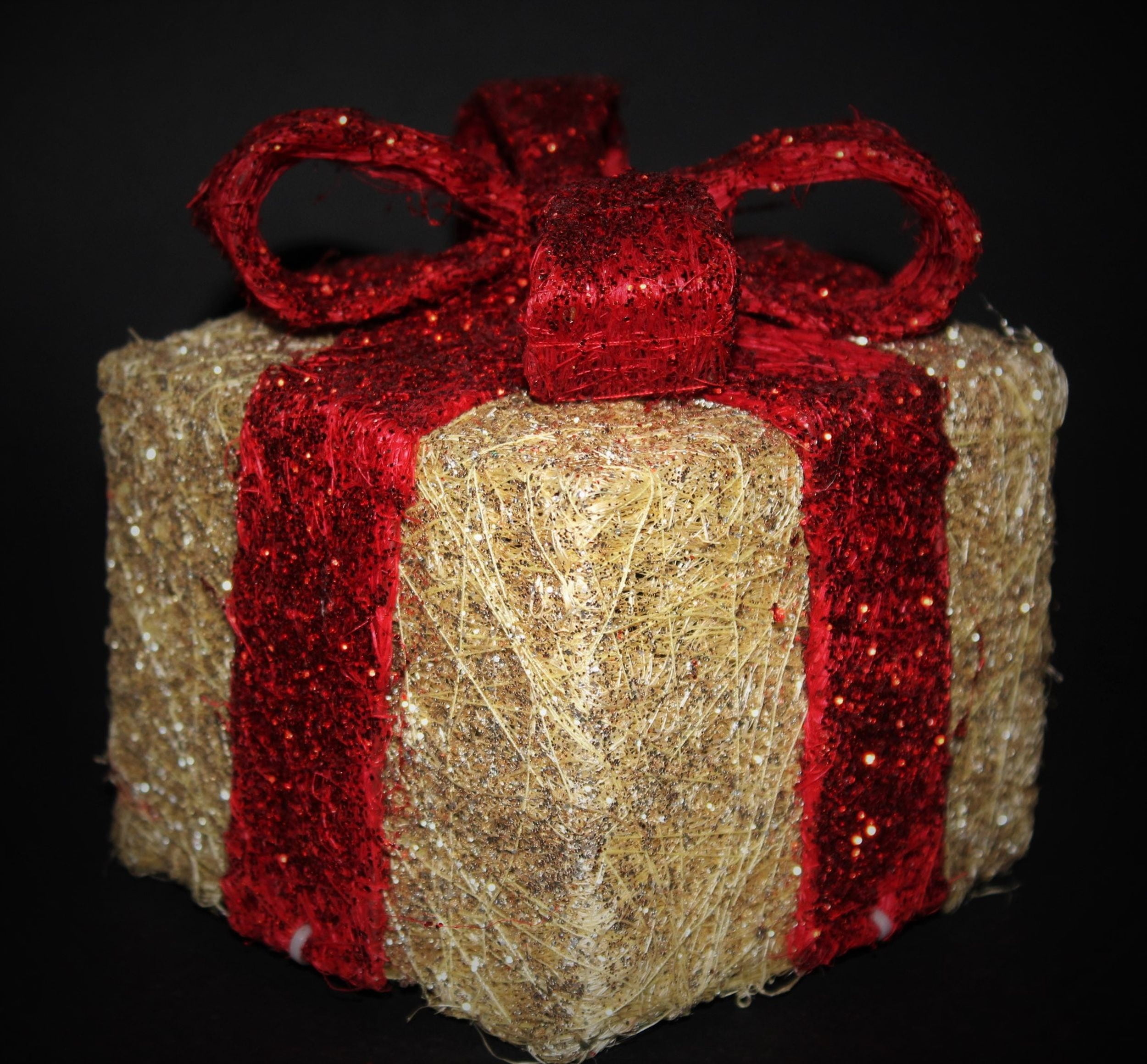 close-up, no people, shiny, nature, packed, celebration, indoors, backgrounds, gold, still life, textured, red, gift tape, aggression, old, decoration, HD Wallpaper