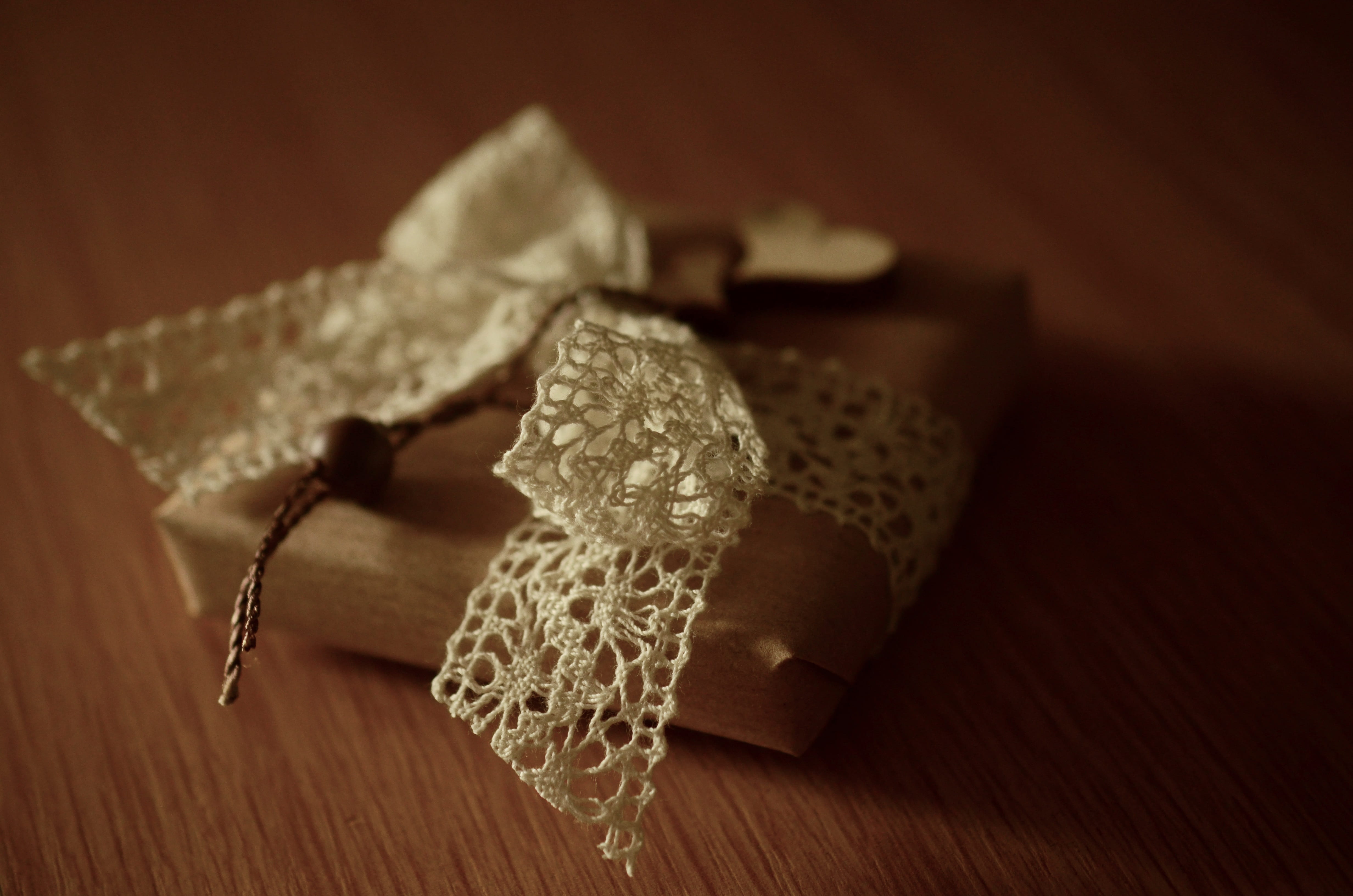 gift, selective focus, still life, close-up, textile, loop, crochet, strip, healthy eating, box, simplicity, wrap, high angle view, no people, indoors, HD Wallpaper