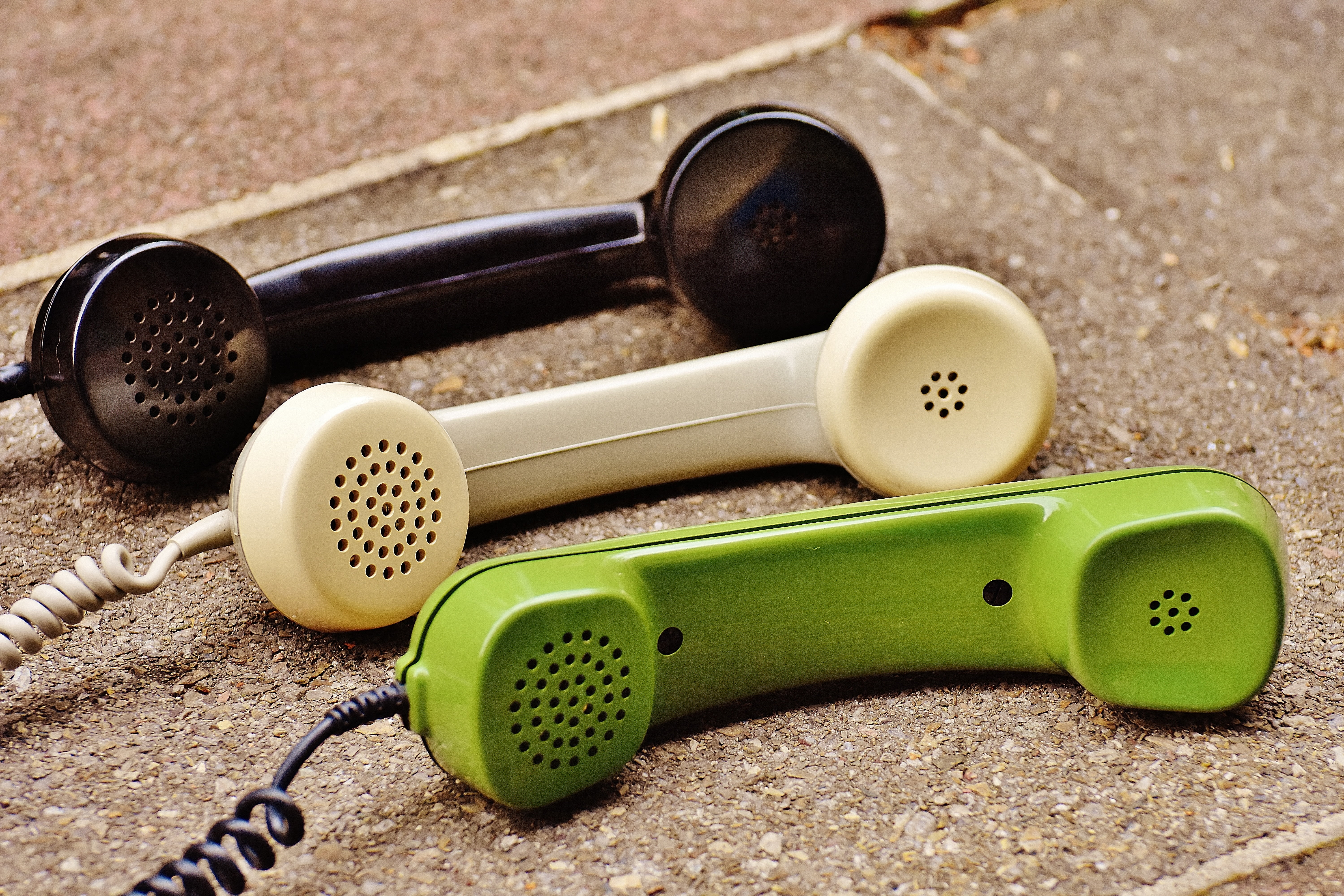 antique, telephone, headphones, models, no people, green, nostalgia, retro Styled, telephone Receiver, black, wood - material, listening, fashion, nature, HD Wallpaper