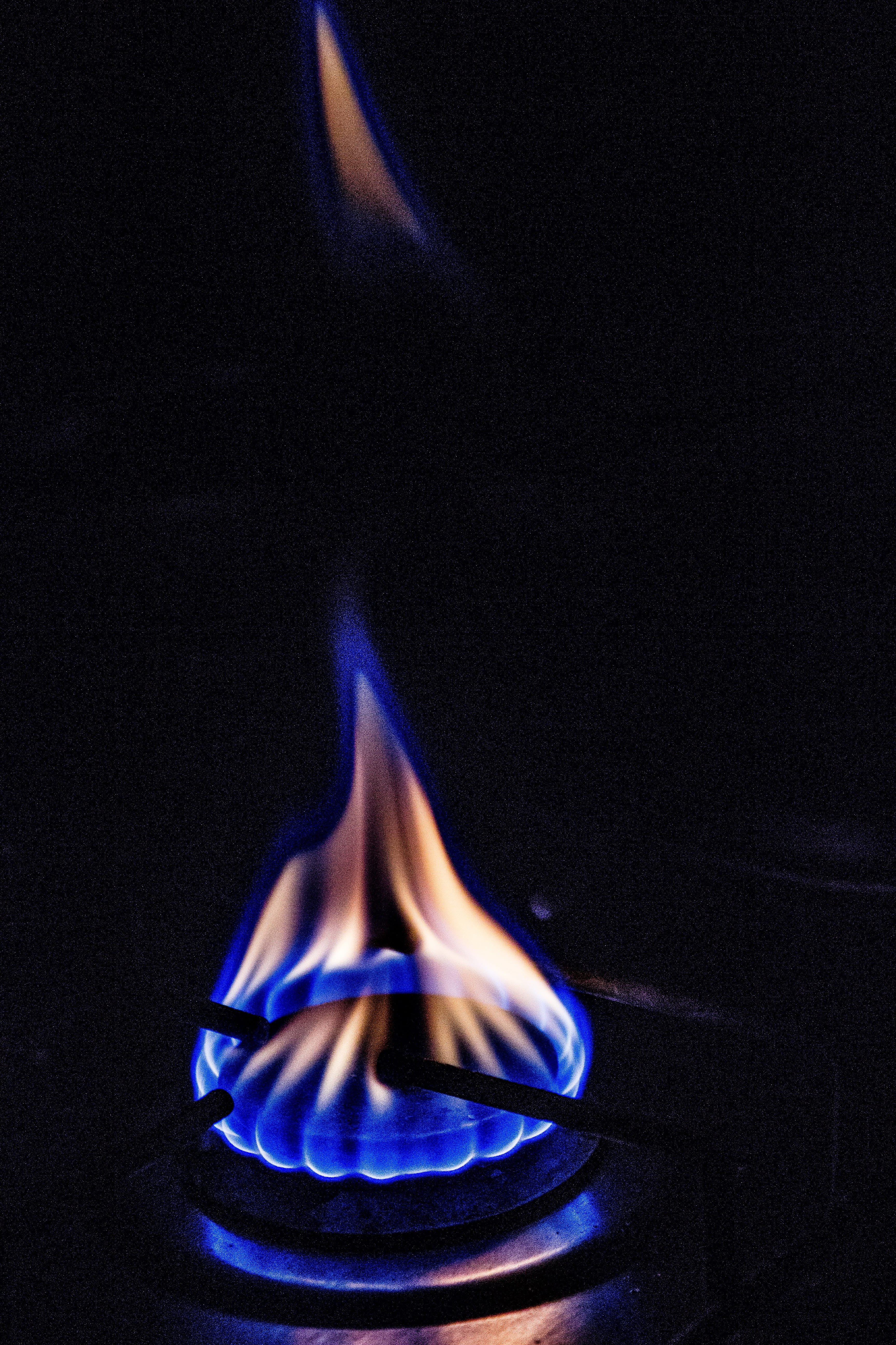 indoors, nature, heat, torch, fusion, glowing, burner, flame, oven, copy space, burning, propane, fire, dark, studio shot, stove, gas, blue, domestic room, Phone HD Wallpaper