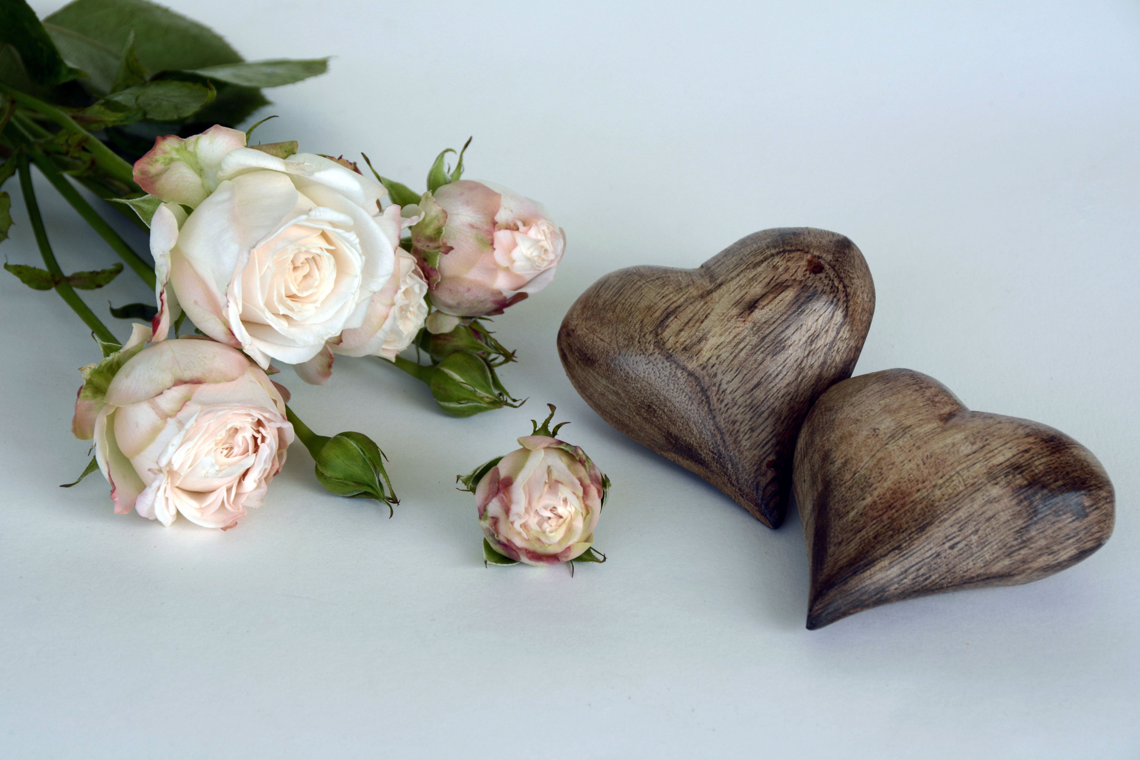 blossom, beauty in nature, flowers, wooden, bouquet, heart, rose, nature, salmon, roses, wedding day, vegetable, still life, wood, wedding, close-up, decoration, HD Wallpaper