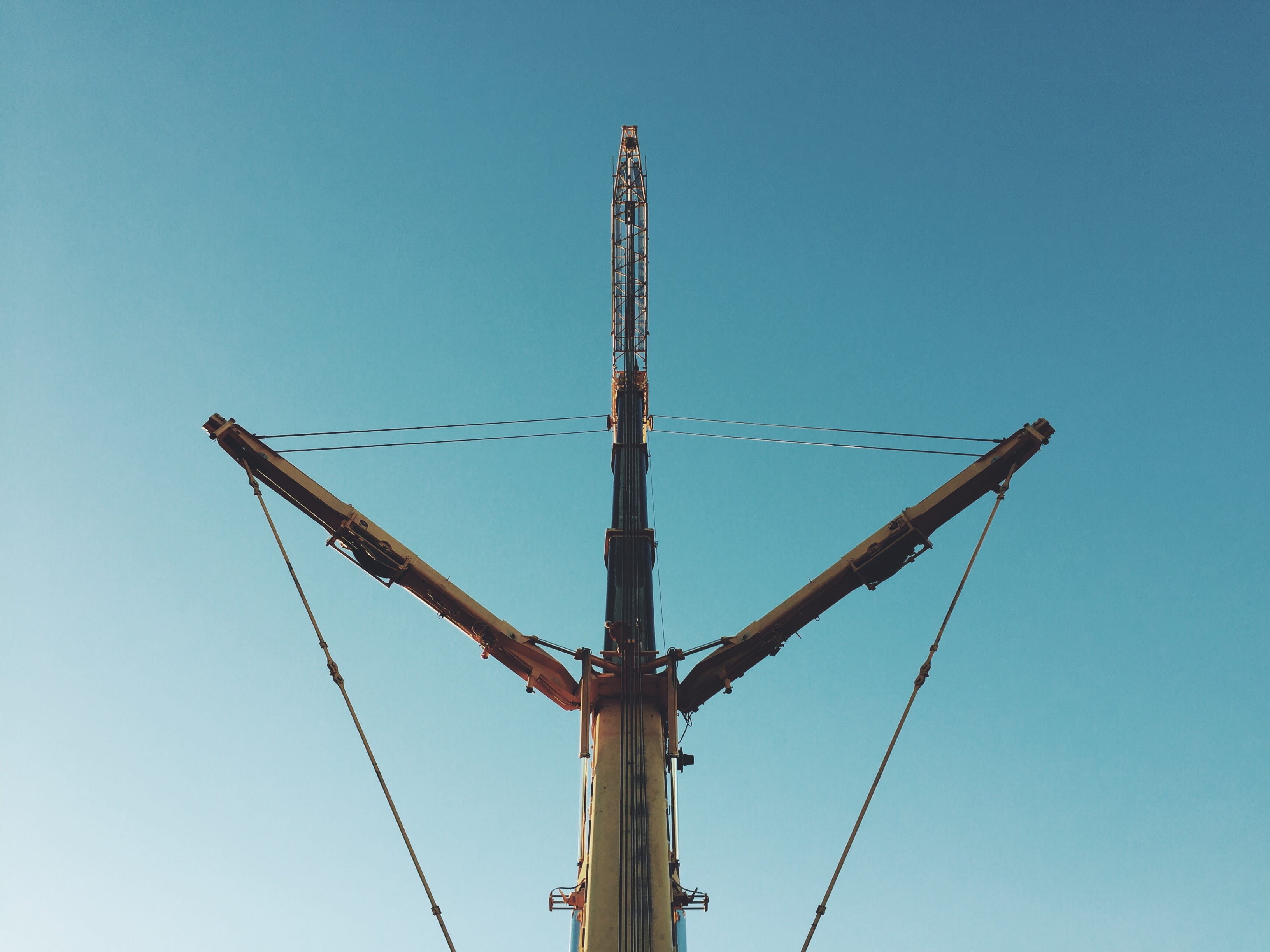 2K, wood - material, sky, power supply, fuel and power generation, machinery, crane, 517 townsend st, san francisco, connection, cable, construction equipment, HD Wallpaper
