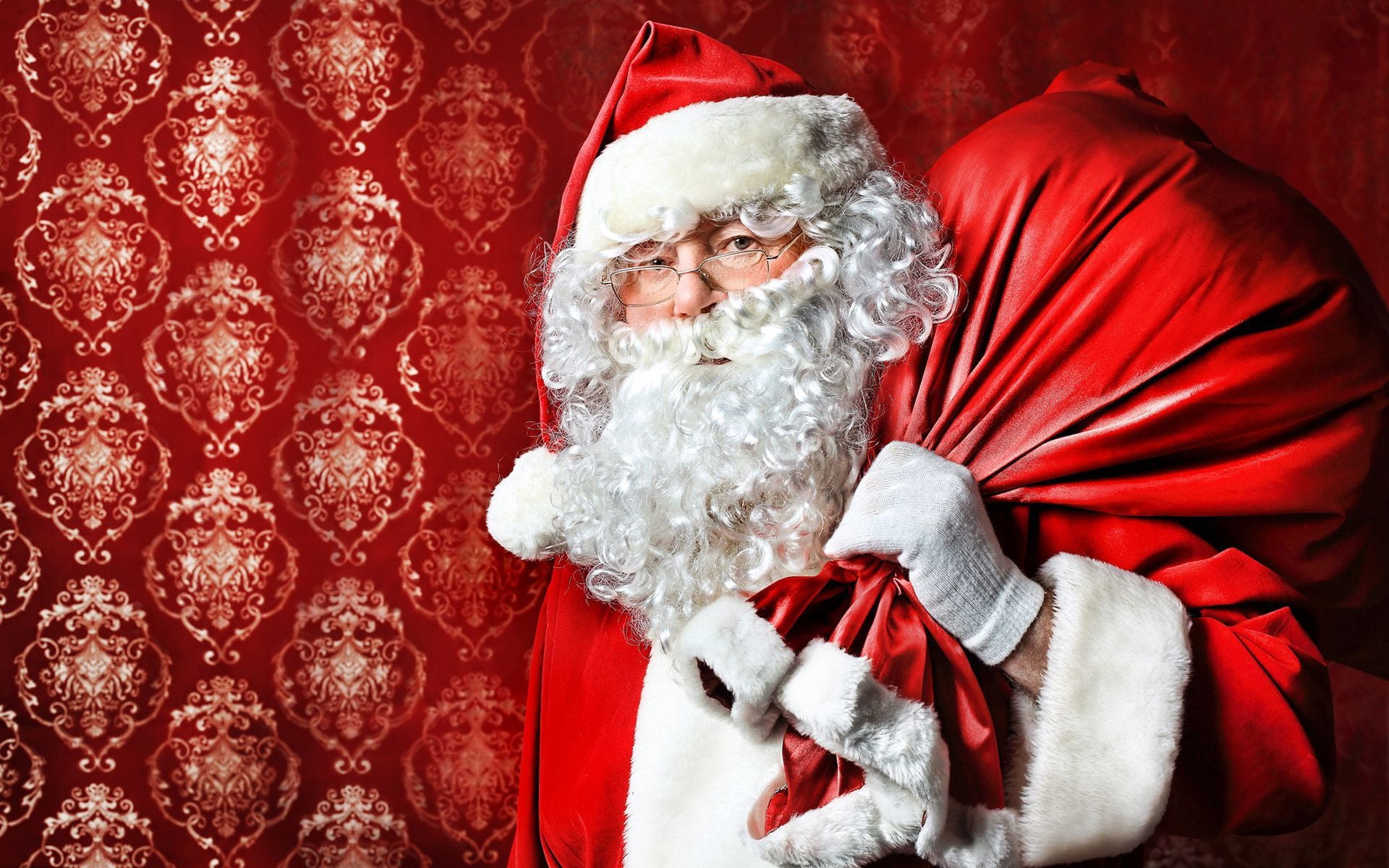 red, happiness, copy Space, mature Adult, Santa Claus, celebration, gift, backgrounds, smiling, holiday, cultures, senior Adult, people, portrait, saint, HD Wallpaper