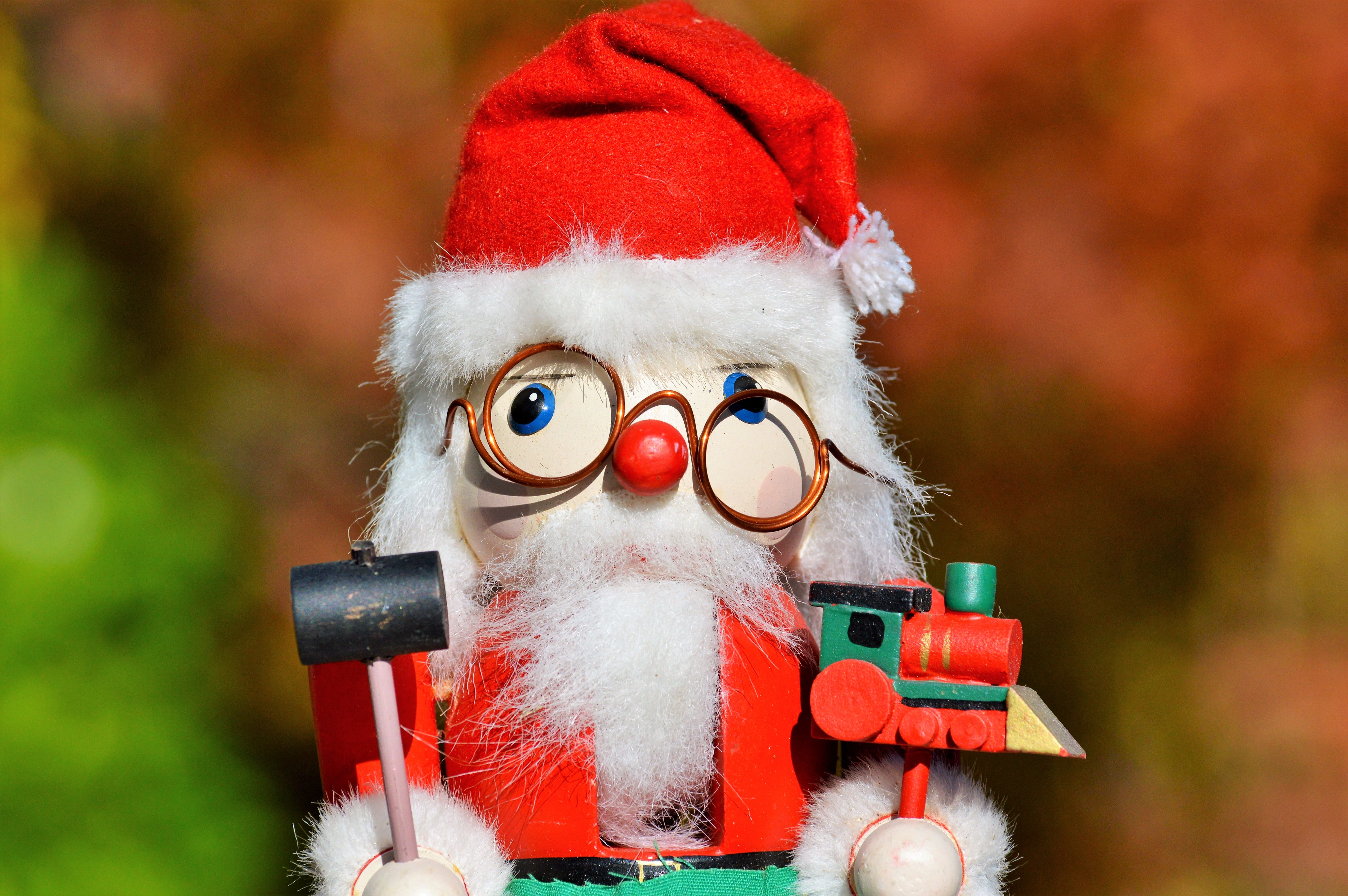 costume, christmas ornament, clothing, christmas time, front view, tree, hat, close-up, selective, santa claus, holiday, santa, holiday - event, gifts, HD Wallpaper