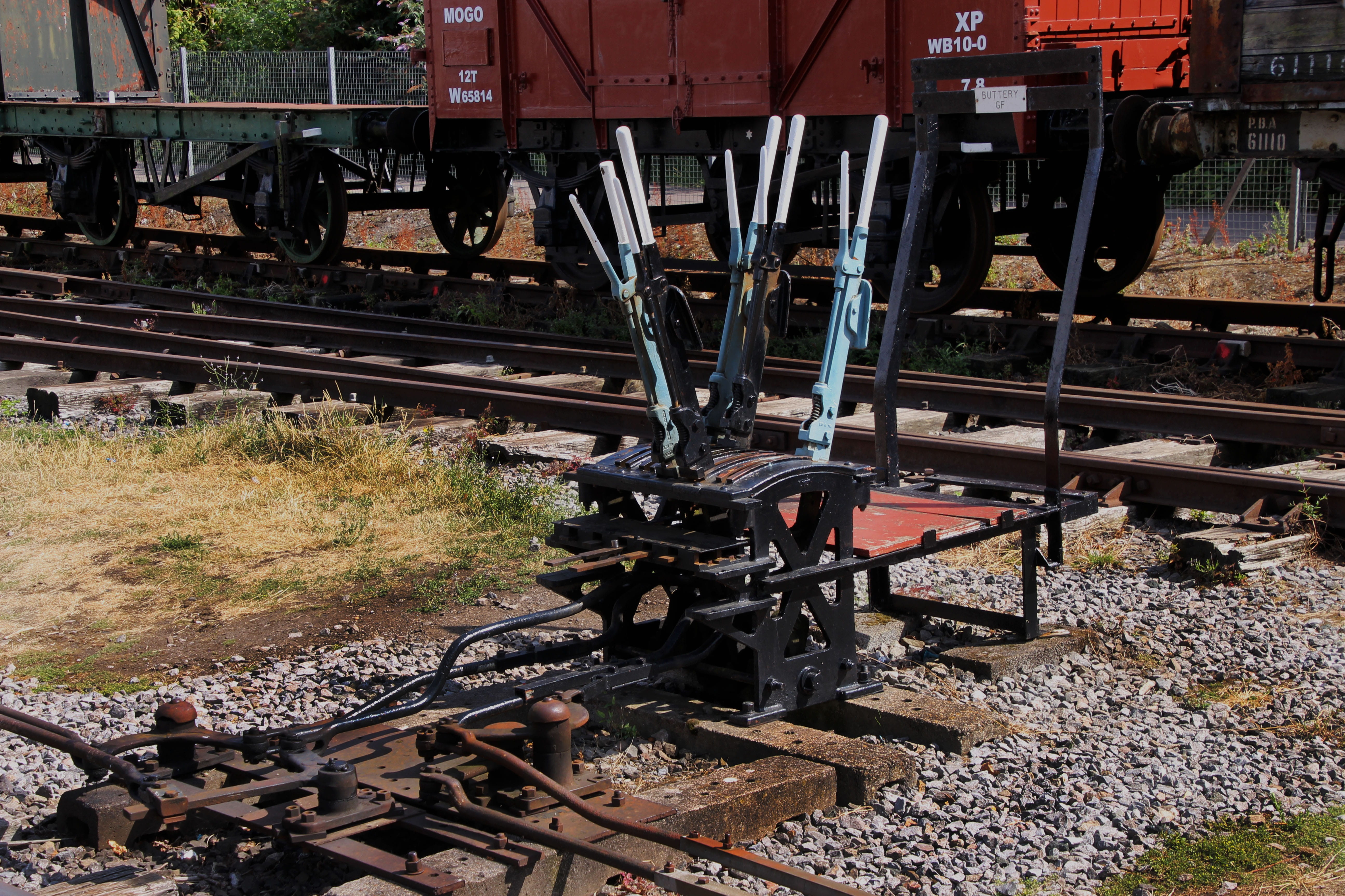 structure, outdoors, complexity, rail transportation, day, gear, land vehicle, way, plant, steel, choice, rail, crisscross, rust, traffic, crossover, metal, HD Wallpaper