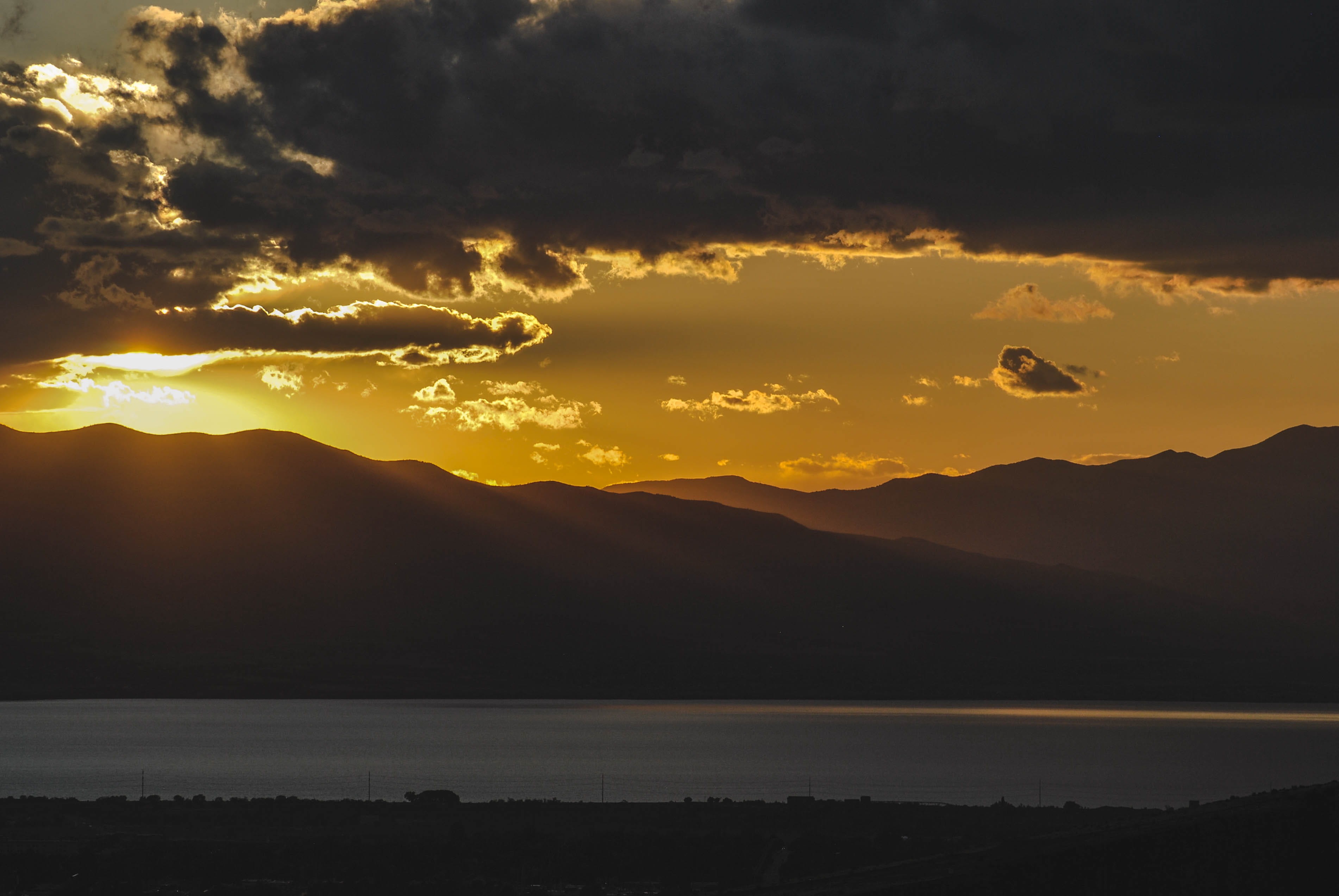 idyllic, clouds, mountain, beauty in nature, highlight, scenics - nature, goldenhour, sky, utah lake state park, 2K, sunlight, orange color, non-urban scene, HD Wallpaper