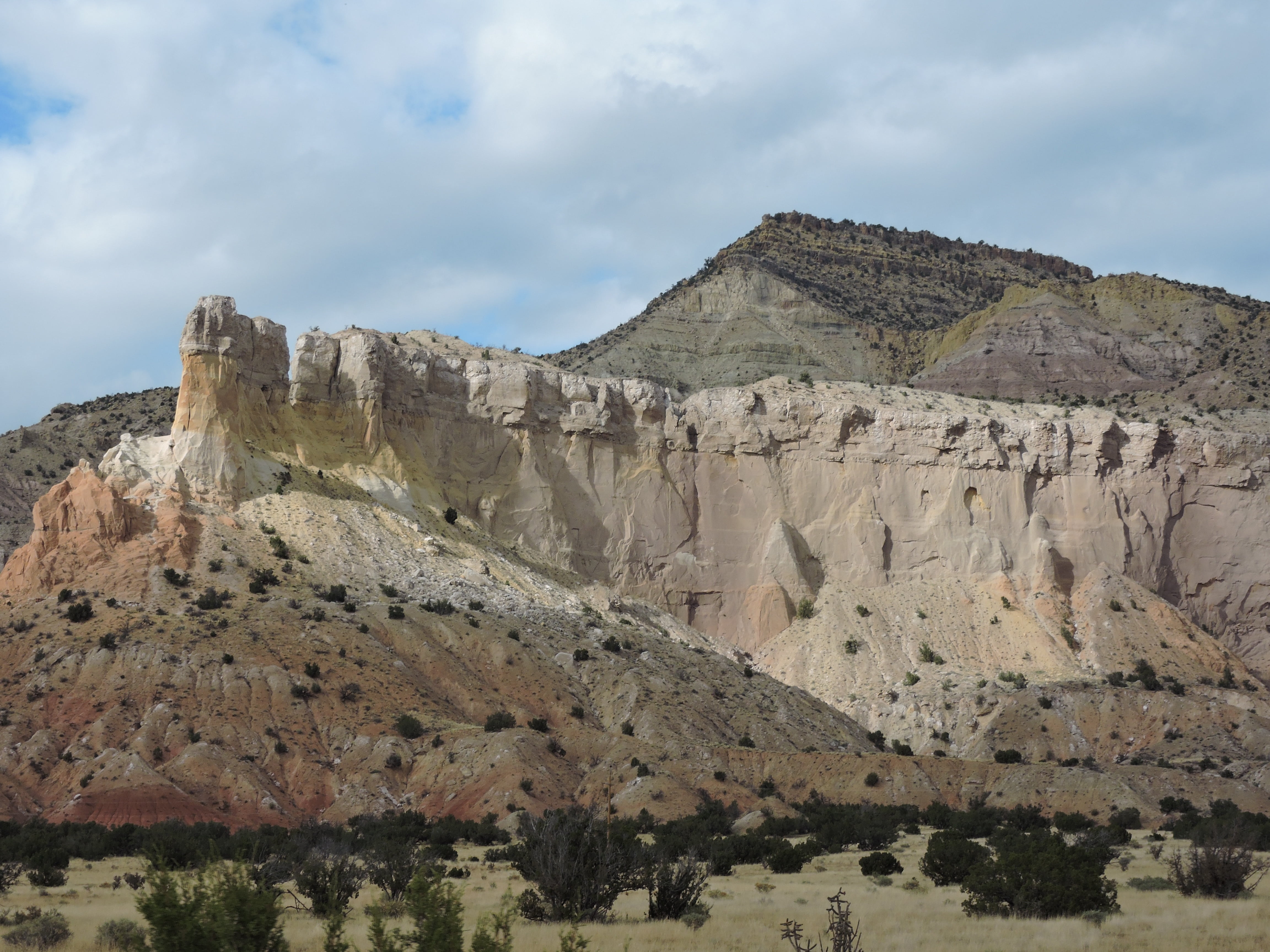 western, physical geography, outdoors, ranch, tranquility, day, nature, view, formation, 4K, natural, mountain, tranquil scene, scene, eroded, rock, sky, HD Wallpaper