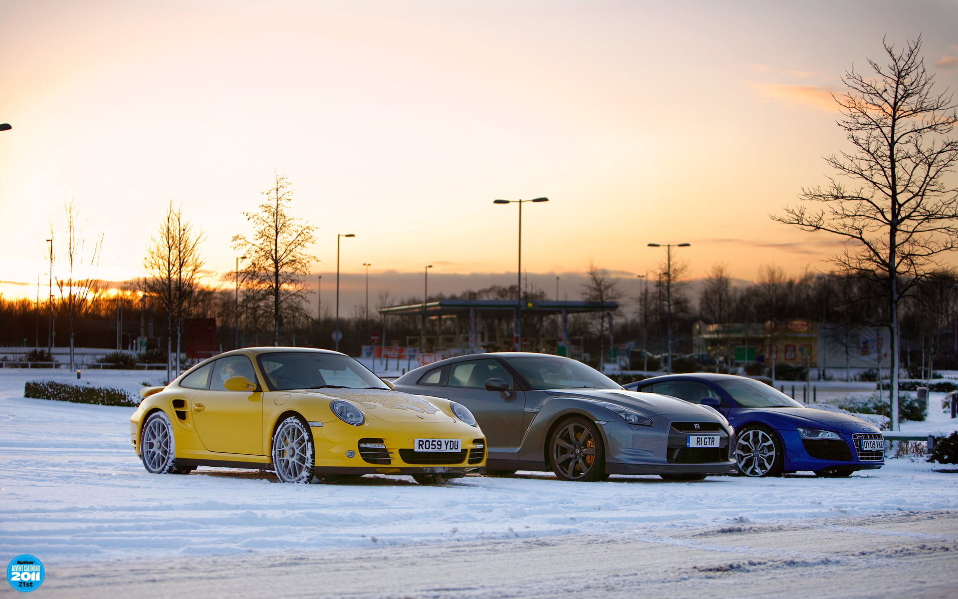 city, grey, tree, motor vehicle, nissan, road, cold temperature, winter, 1080P, car, parking, advent calendar, yellow, the sky, cars, supercars, porsche, HD Wallpaper