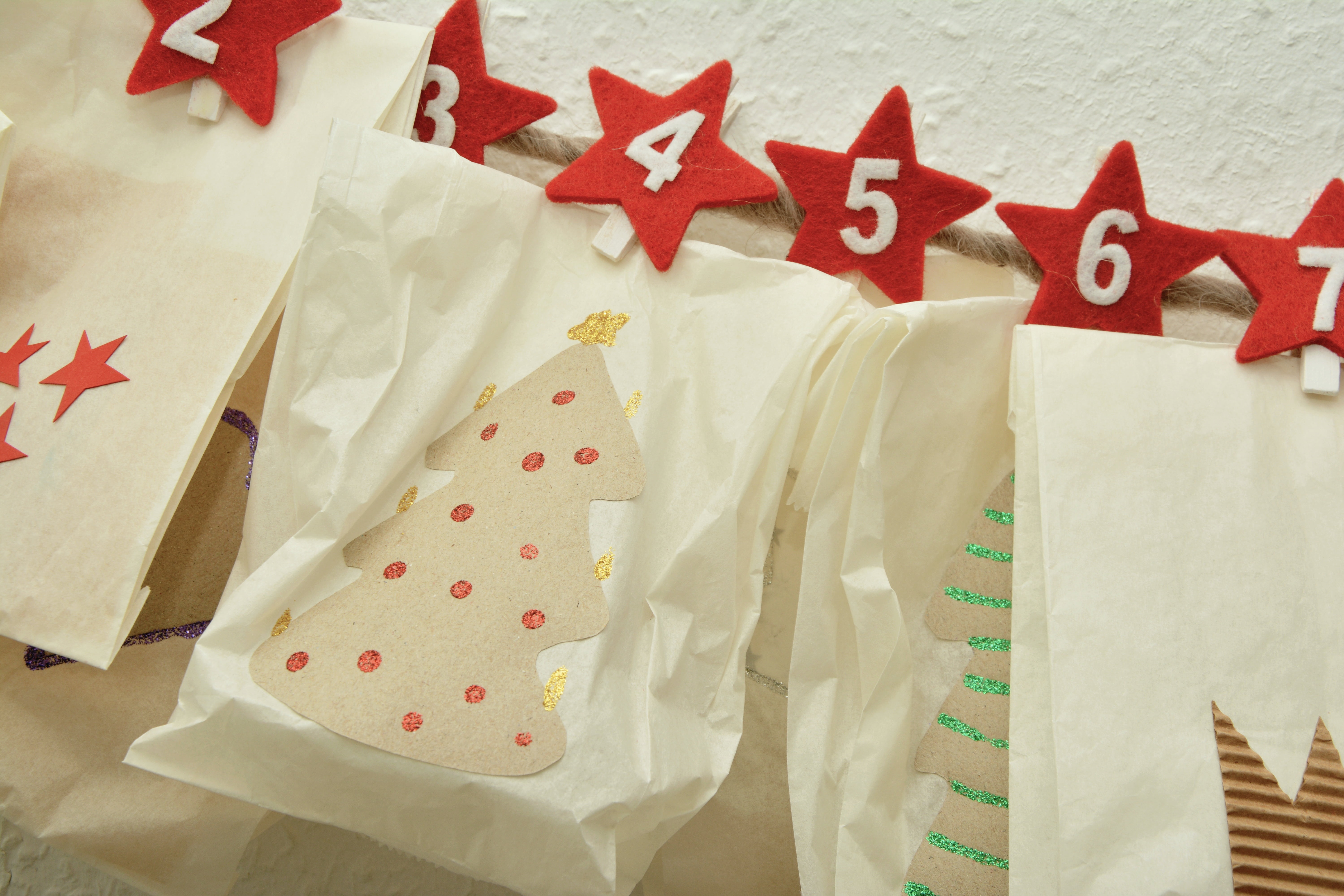 paper, close-up, numbers, bag, event, textile, pay, sachets, dress, lifestyles, packaging, bags, surface, advent calendar, 5K, homemade, hanging, give, HD Wallpaper