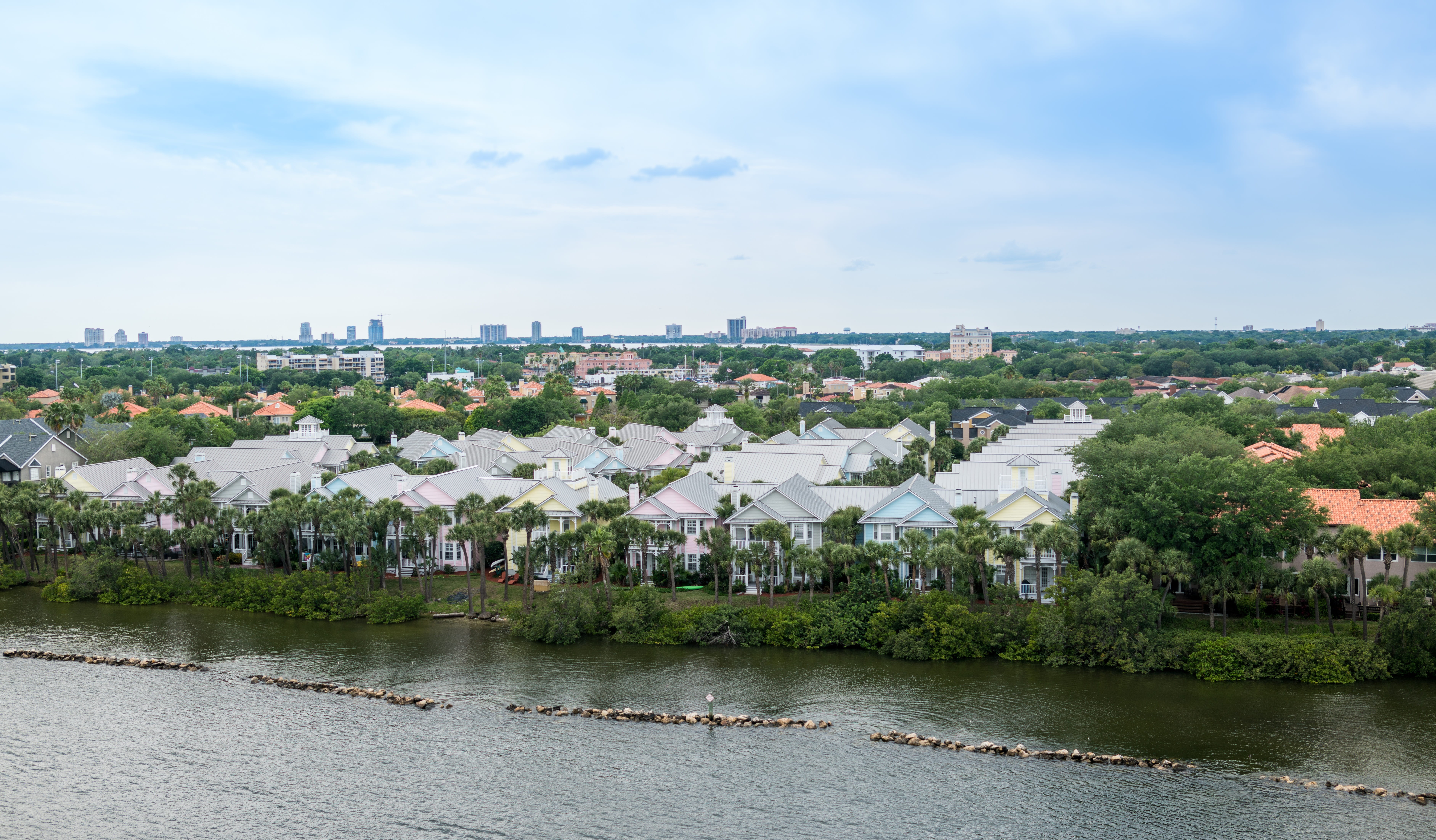 tropical, tampa, nature, sky, florida, summer, building exterior, outdoors, plant, residential district, waterfront, built structure, building, cloud - sky, HD Wallpaper