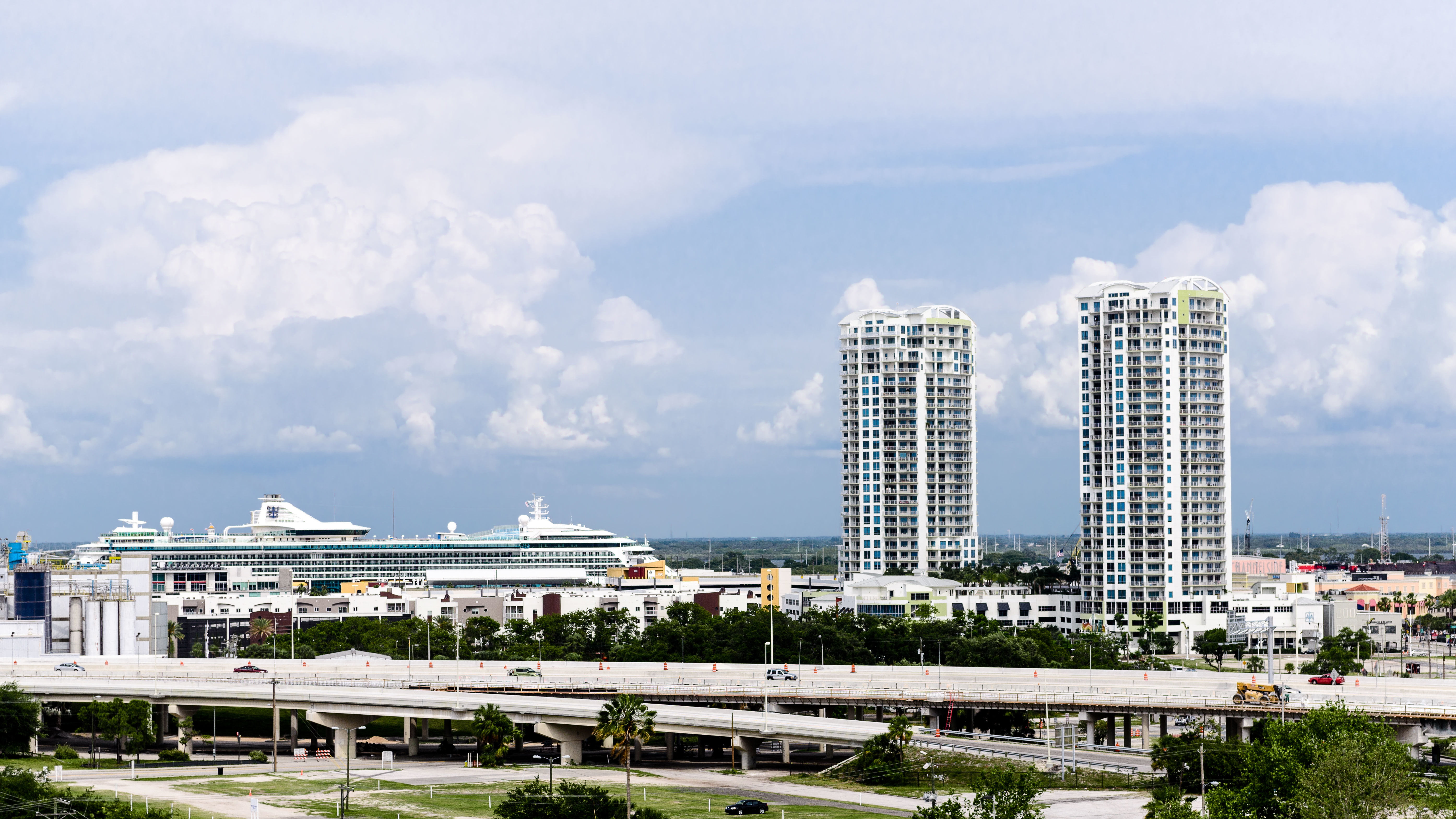Tampa, the building, white, sky, the sky, building, USA, blue, bay, cruise, ship, florida, house, rode, cloud, liner, 5K, highway, FL, HD Wallpaper
