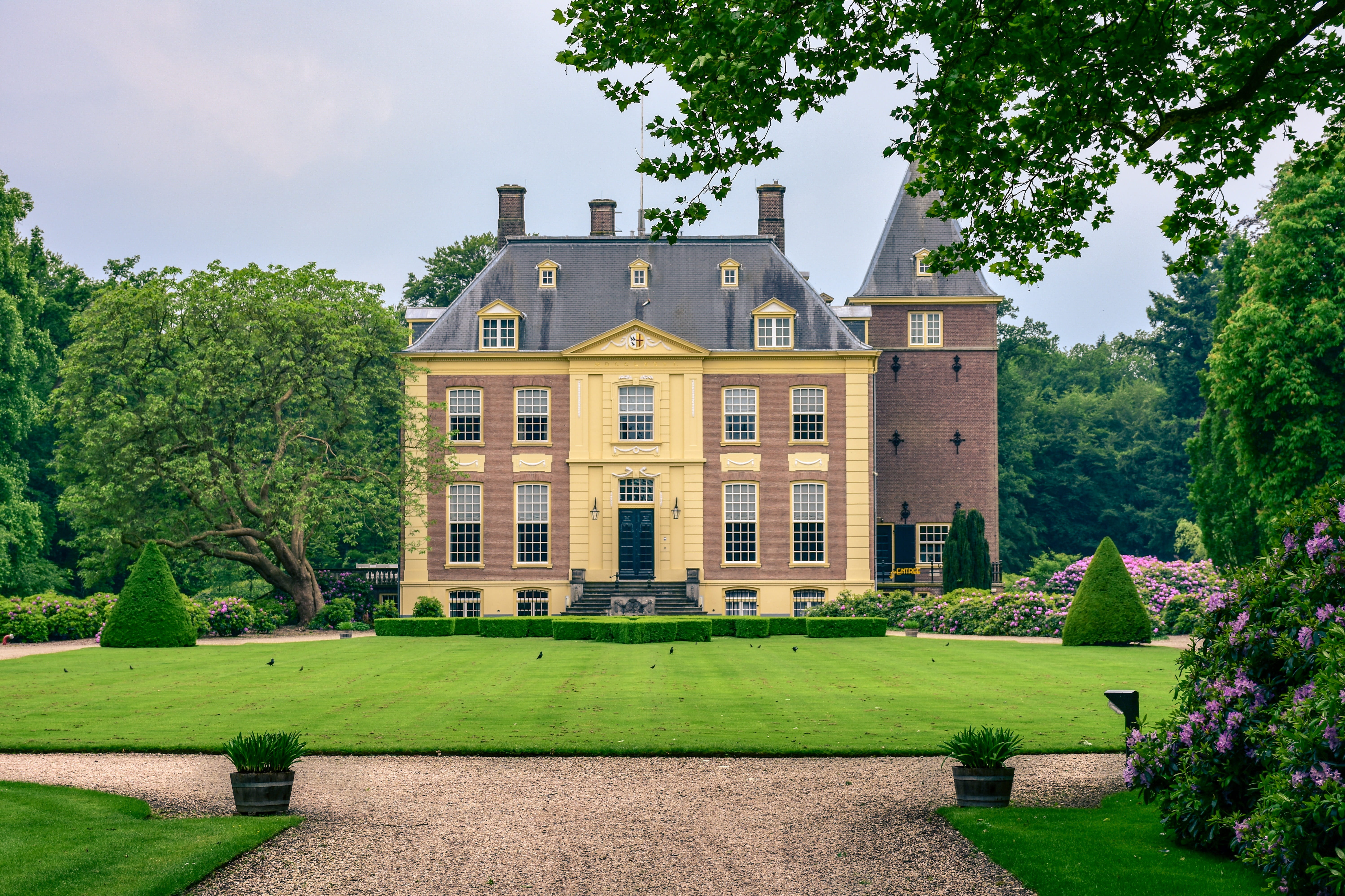 day, no people, building exterior, built structure, garden, house, nature, tree, grass, ornamental garden, front or back yard, hedge, building, mansion, HD Wallpaper
