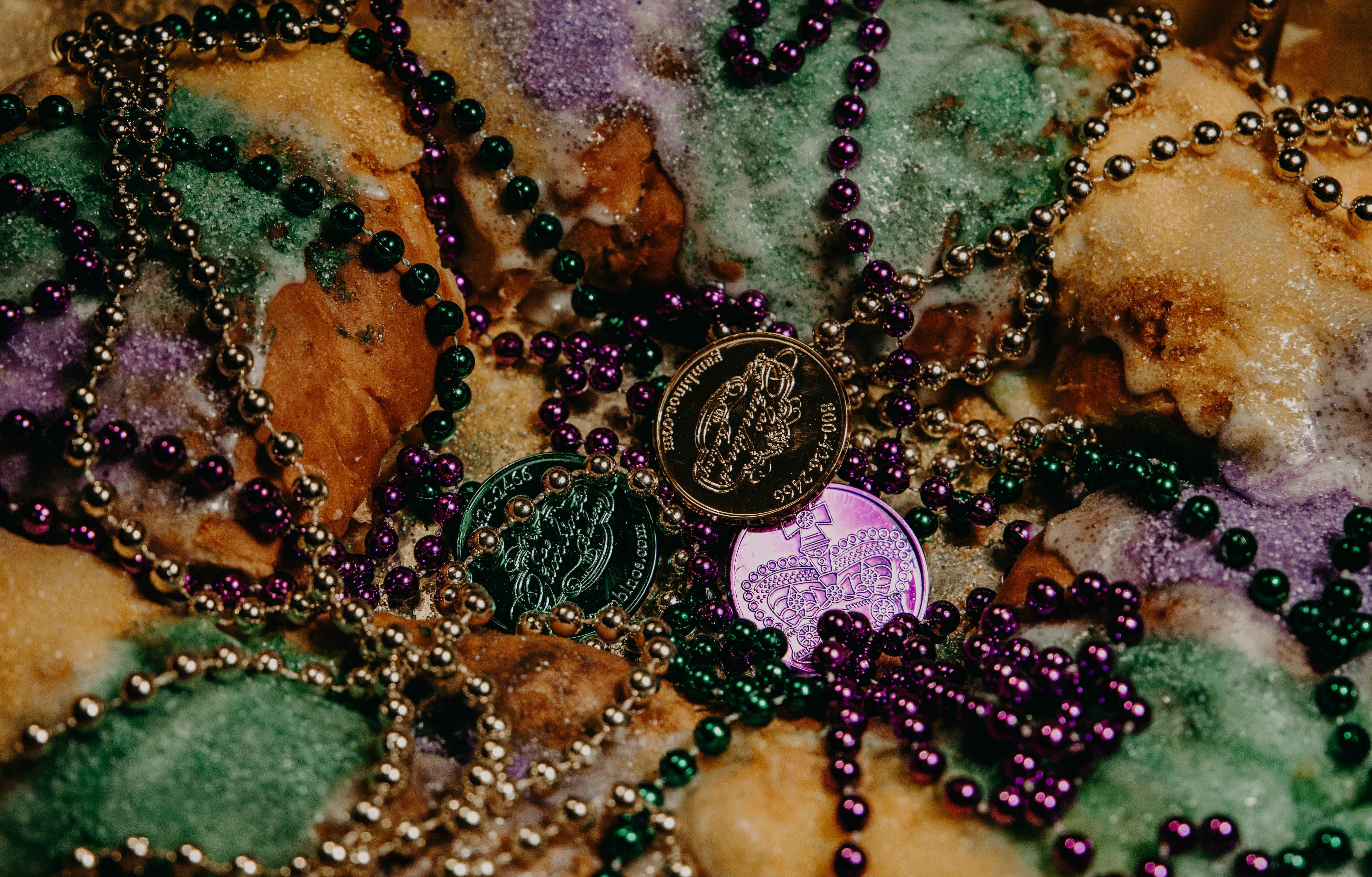 indoors, close-up, mardi gras, no people, large group of objects, necklace, full frame, new orleans, multi colored, coins, king cake, selective focus, shiny, HD Wallpaper