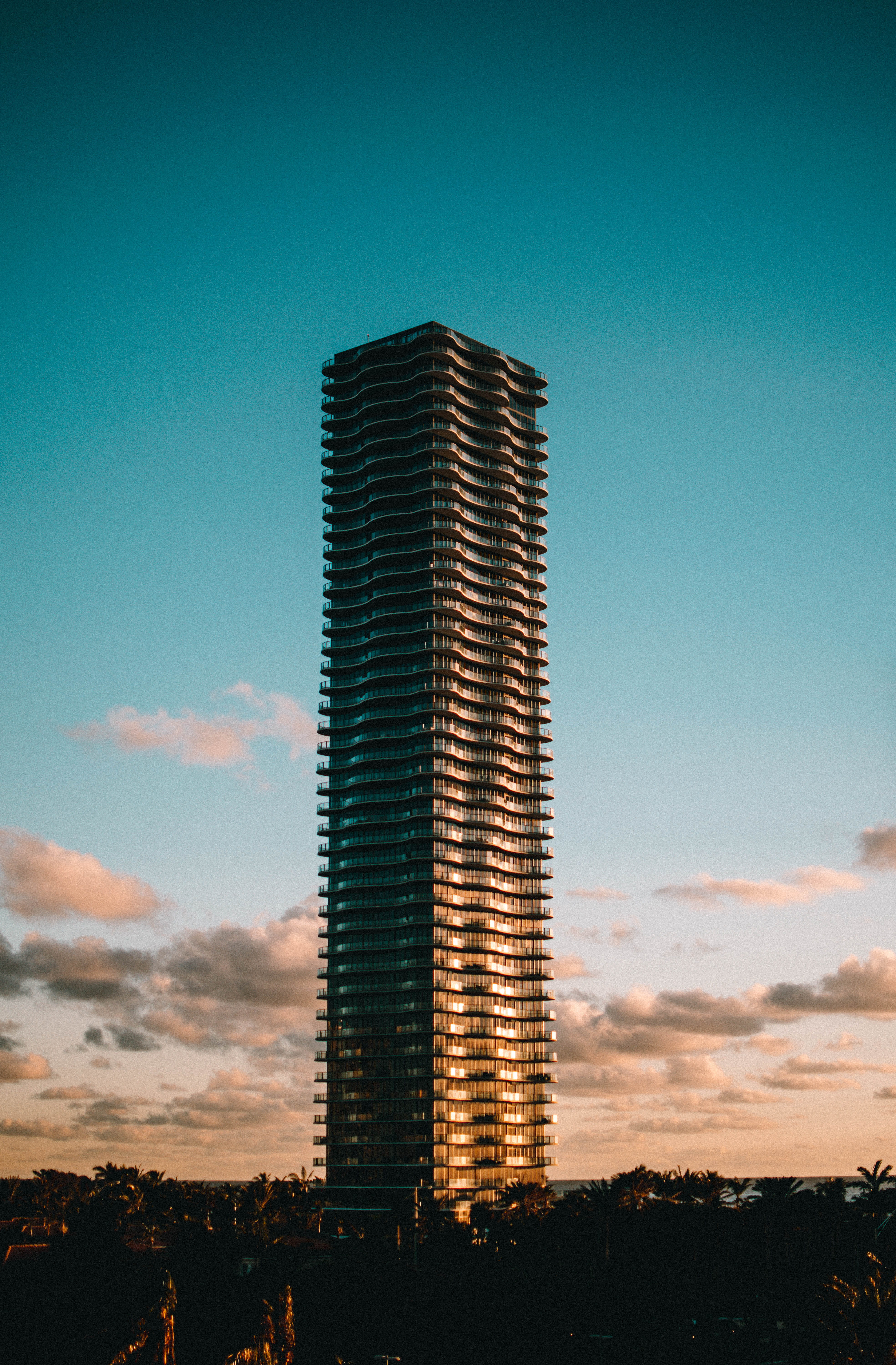 5K, outdoors, low angle view, tall - high, no people, travel destinations, sunny isles beach, sky, united states, built structure, modern, building exterior, Phone HD Wallpaper