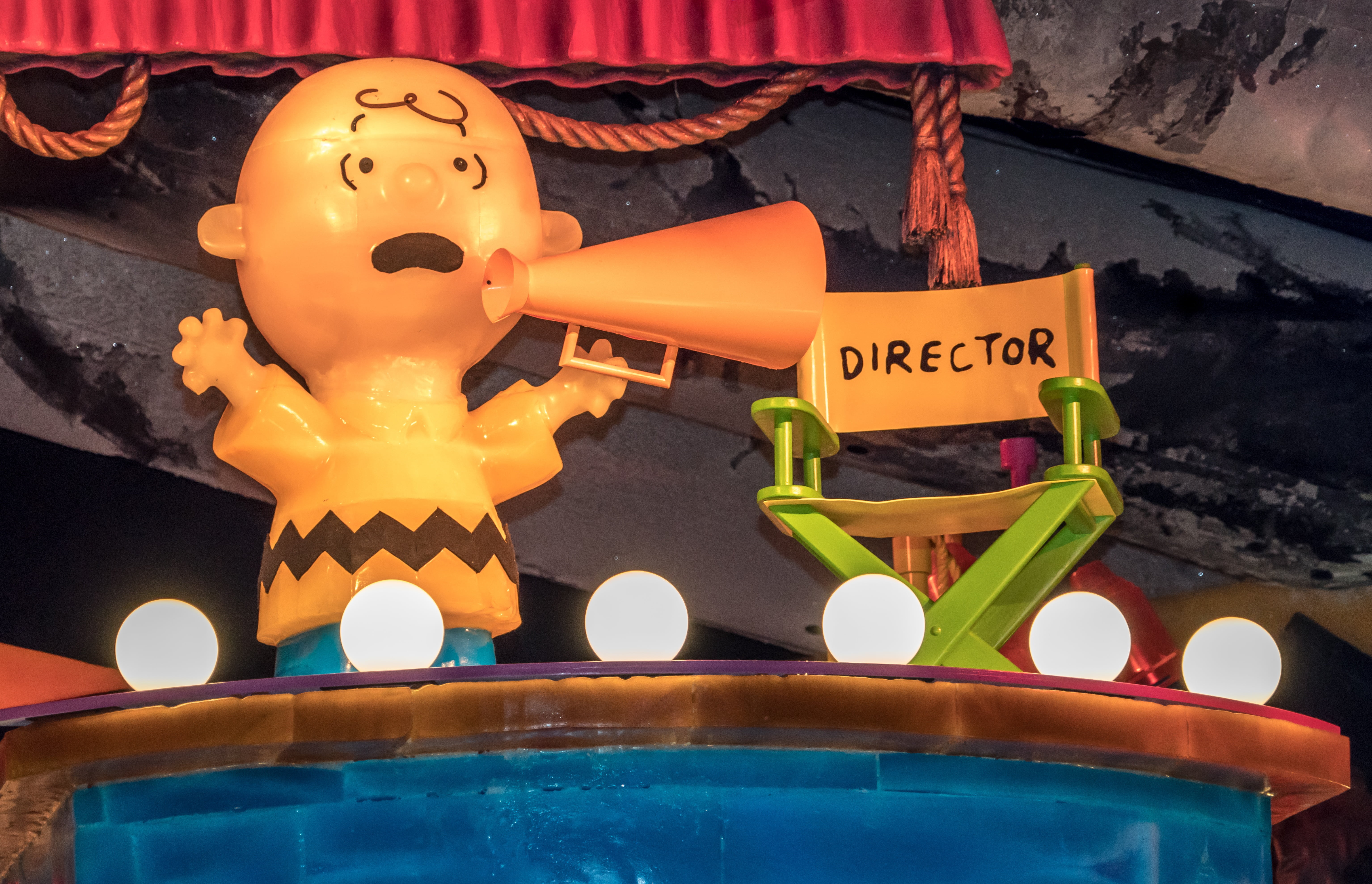orange, face, expression, in charge, exhibit, sign, table, no people, leadership, peanuts, outdoors, loud speaker, 5K, communication, architecture, day, HD Wallpaper