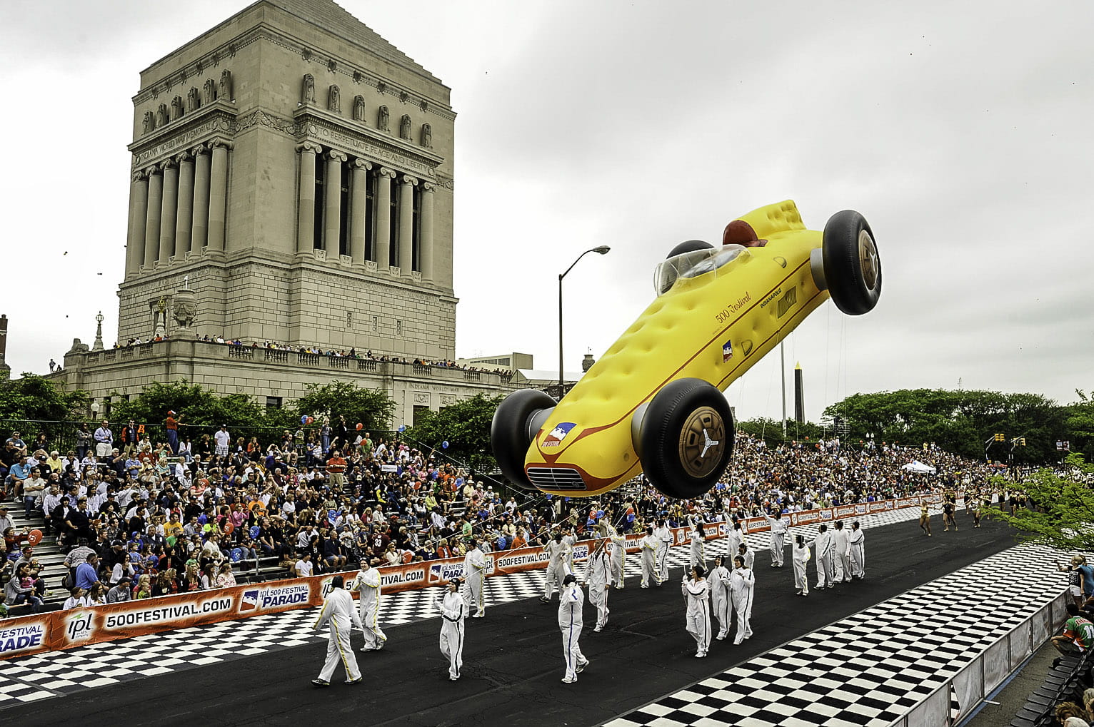 mode of transportation, Parade, fun, 500 festival parade, people, public domain, city, indianapolis, transportation, sky, Festival, incidental people, yellow, HD Wallpaper