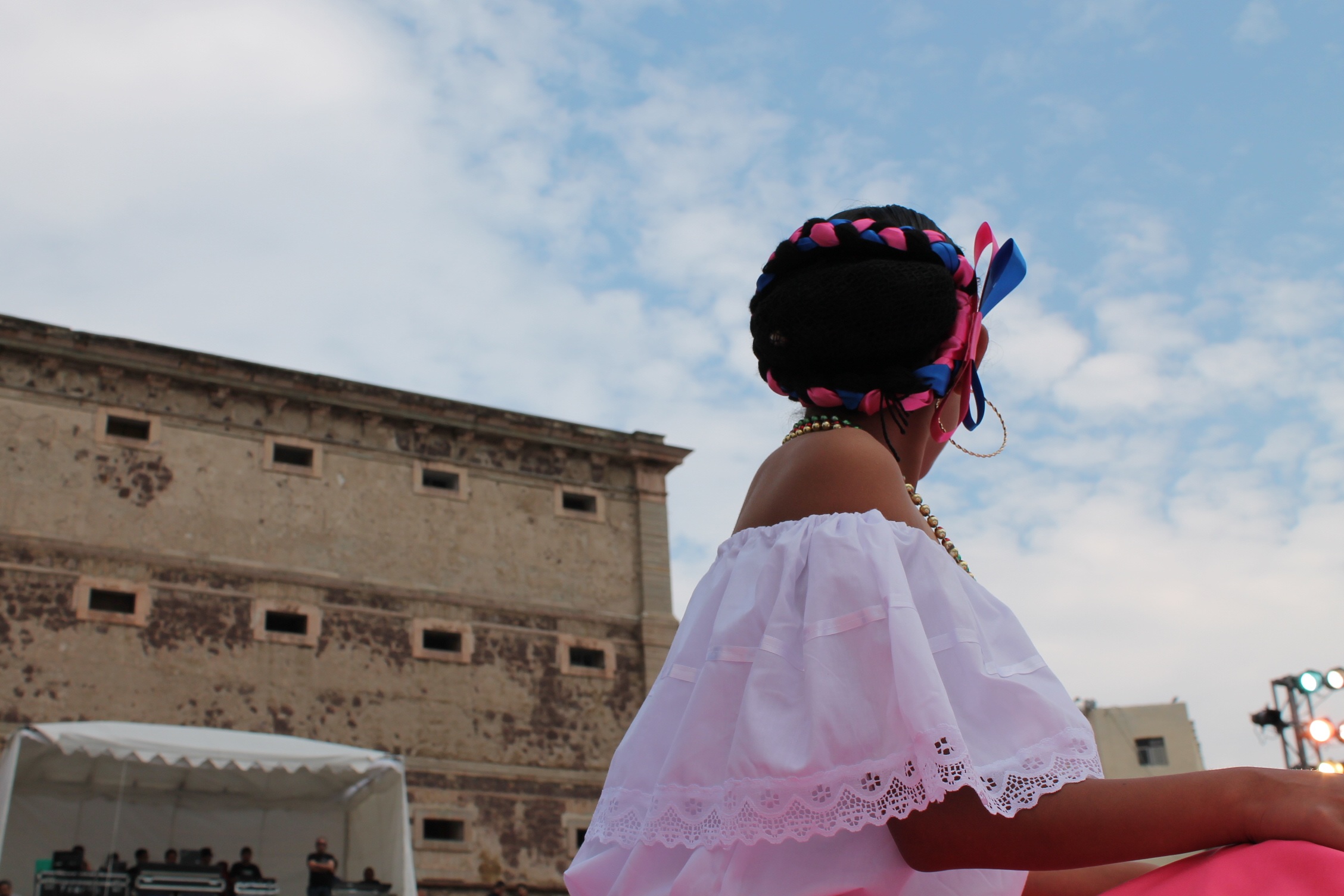 woman, traditional, culture, shoulder, outdoors, women, girl, people, real people, architecture, nature, pink, leisure activity, clothing, traditional clothing, HD Wallpaper