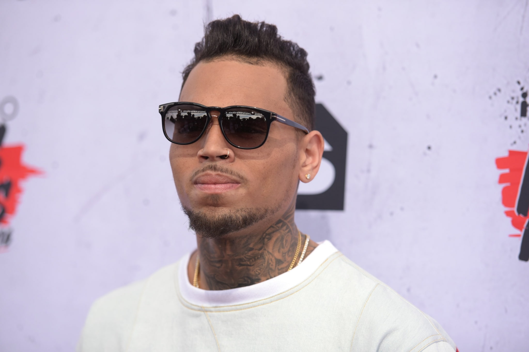 front view, beautiful people, fashion, portrait, lifestyles, 1080P, facial hair, young men, chris brown pc backgrounds hd, sunglasses, real people, headshot, HD Wallpaper