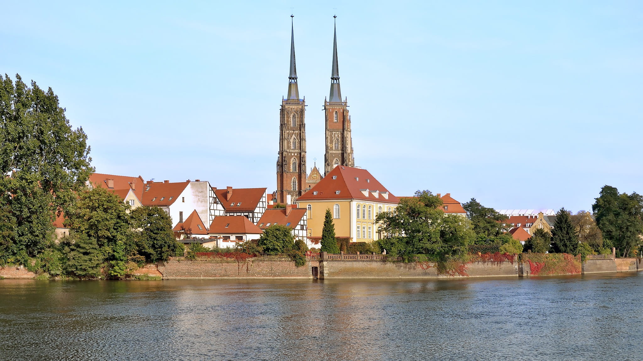 spirituality, building exterior, 1080P, religion, outdoors, tree, building, waters, poland, waterfront, tower, wroclaw, no people, st johns cathedral, HD Wallpaper