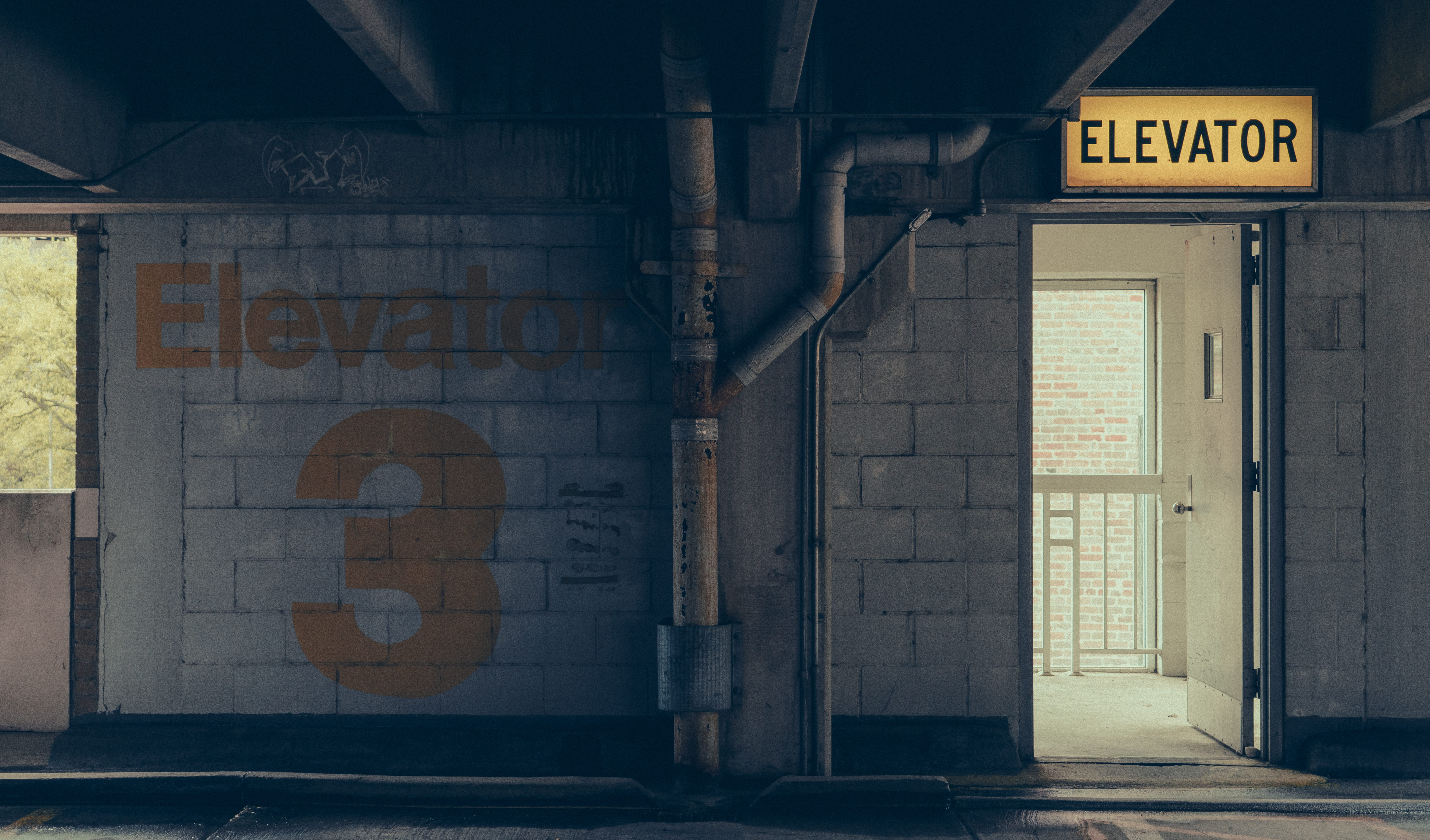 elevator, architectural column, 5K, built Structure, 3, western script, door, urban, wall - building feature, no People, open, abandoned, garage, day, HD Wallpaper
