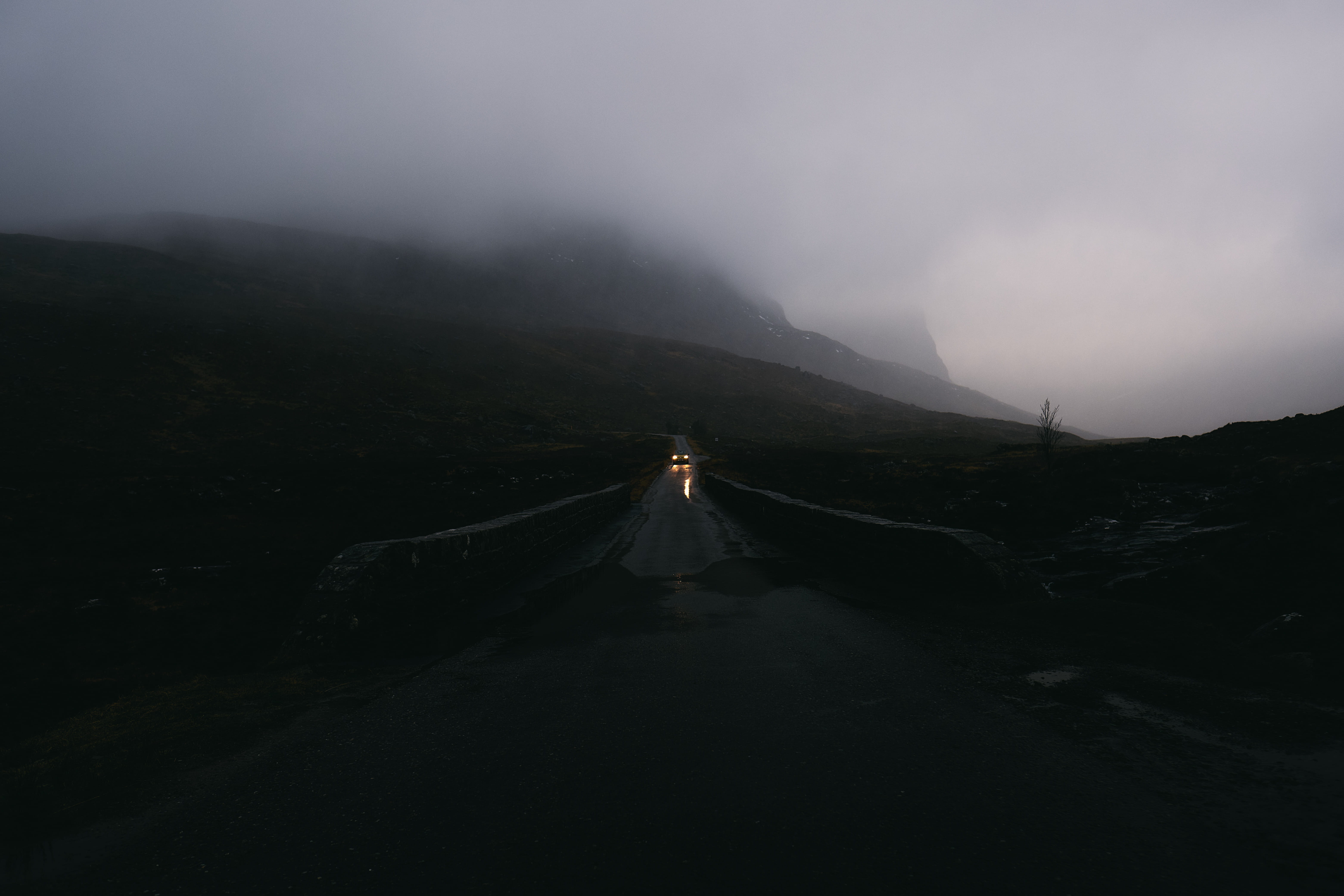 winter, way, tranquility, leisure activity, one person, diminishing perspective, 3 a896, car, lifestyles, fog, cloud - sky, 5K, full length, tarmac, direction, HD Wallpaper