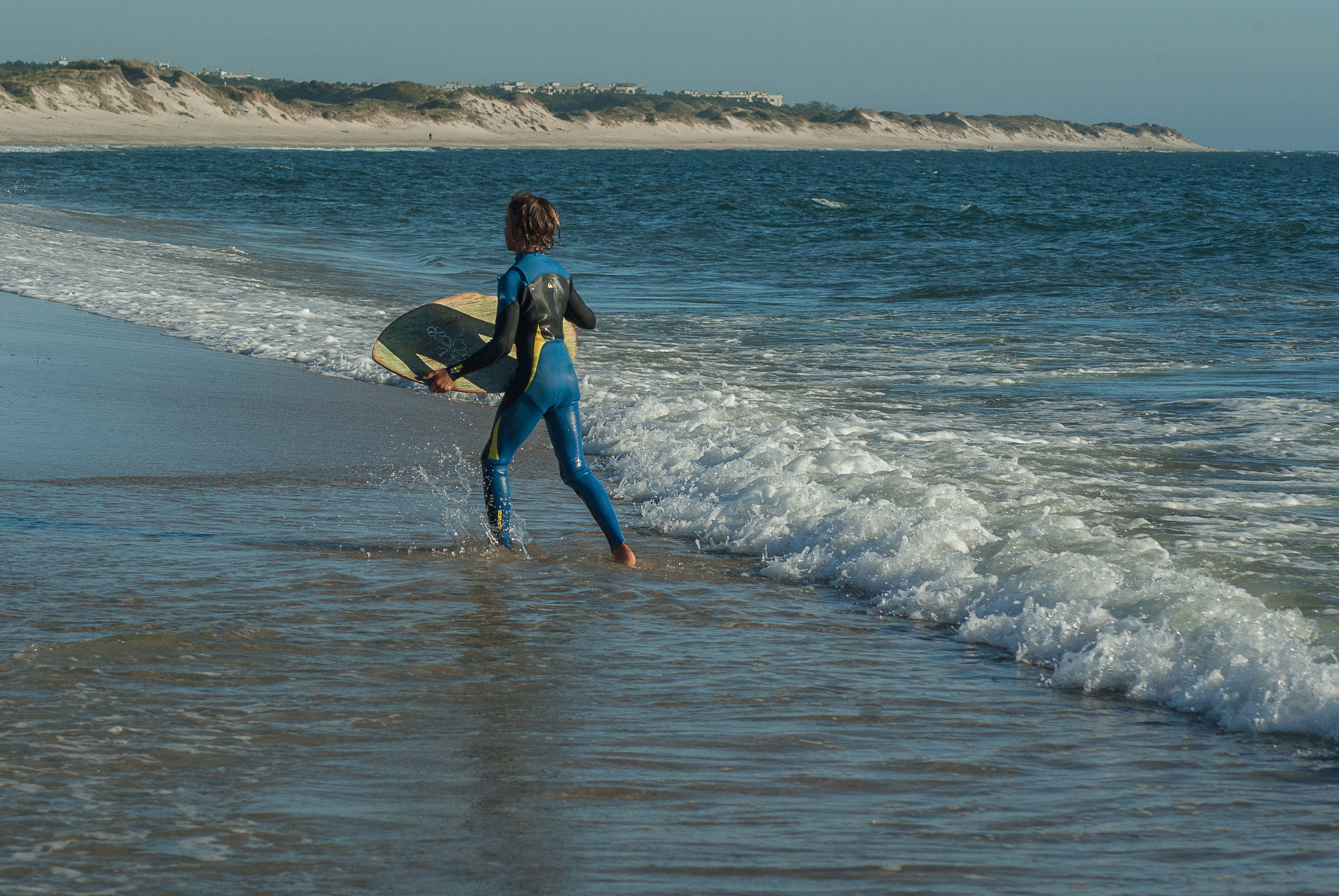 outdoors, sky, nature, aquatic sport, lifestyles, Sport, motion, land, real people, men, sea, surfing, Ocean, summer, beauty in nature, people, leisure activity, HD Wallpaper