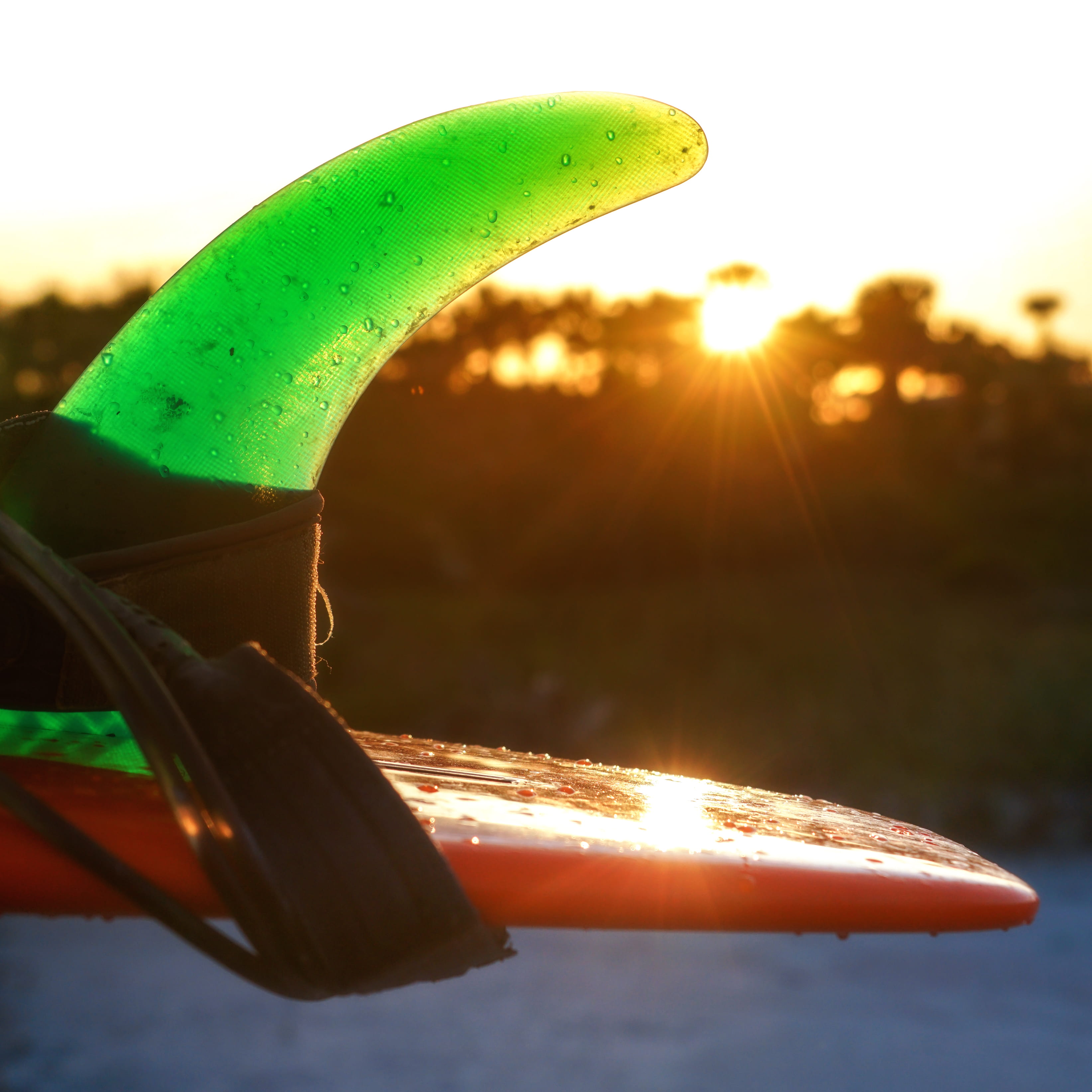 sunset, orange color, surfing, lifestyle, sky, surfboard, selective focus, united states, kathryn abbey hanna park, sun, beauty in nature, lens flare, no people, Phone HD Wallpaper