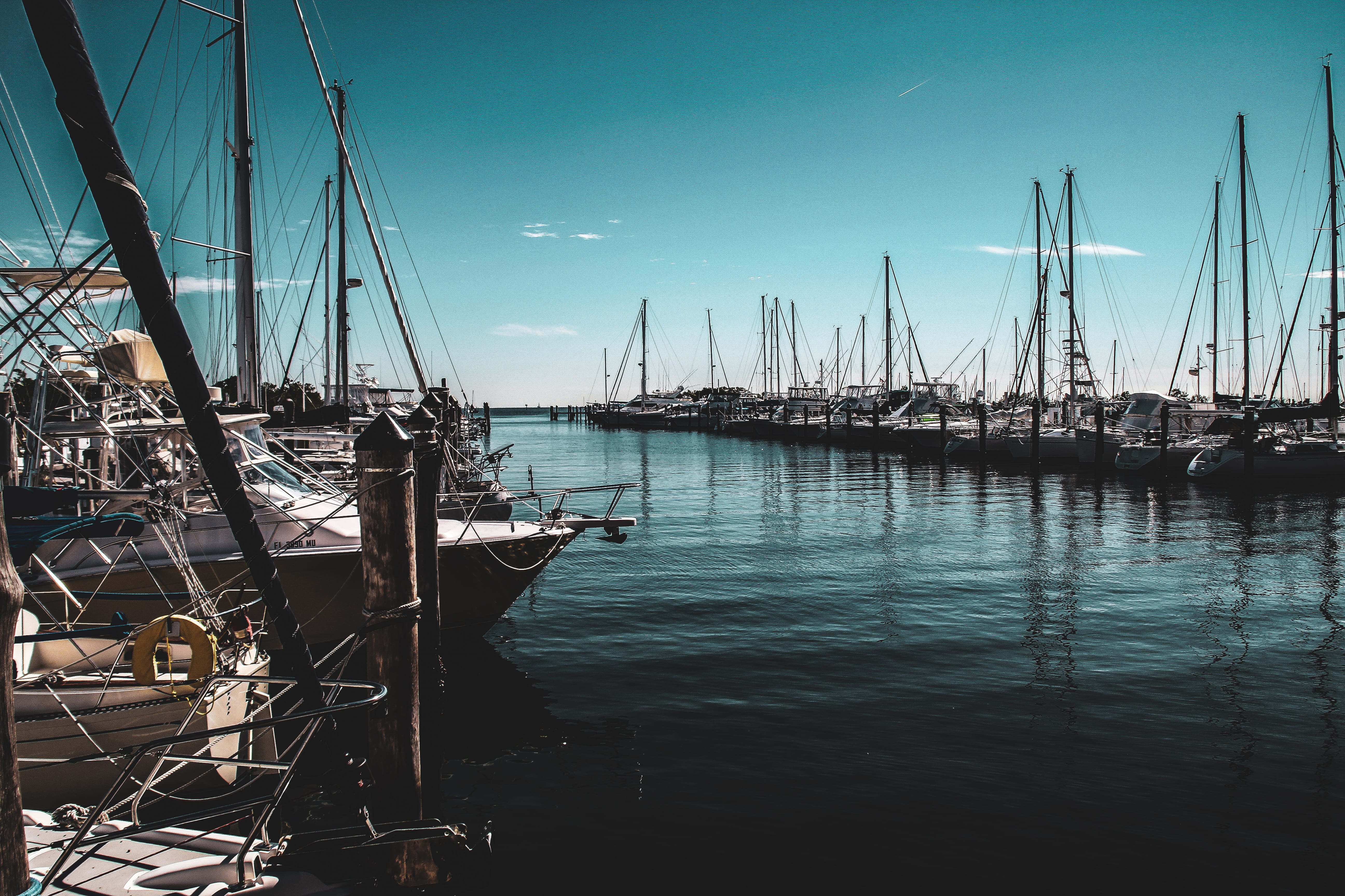 nature, urban, marina, sailboat, outdoors, no people, water, rigging, town, pole, mast, miami, sea, cloud, watercraft, reflection, vehicle, harbor, travel, HD Wallpaper