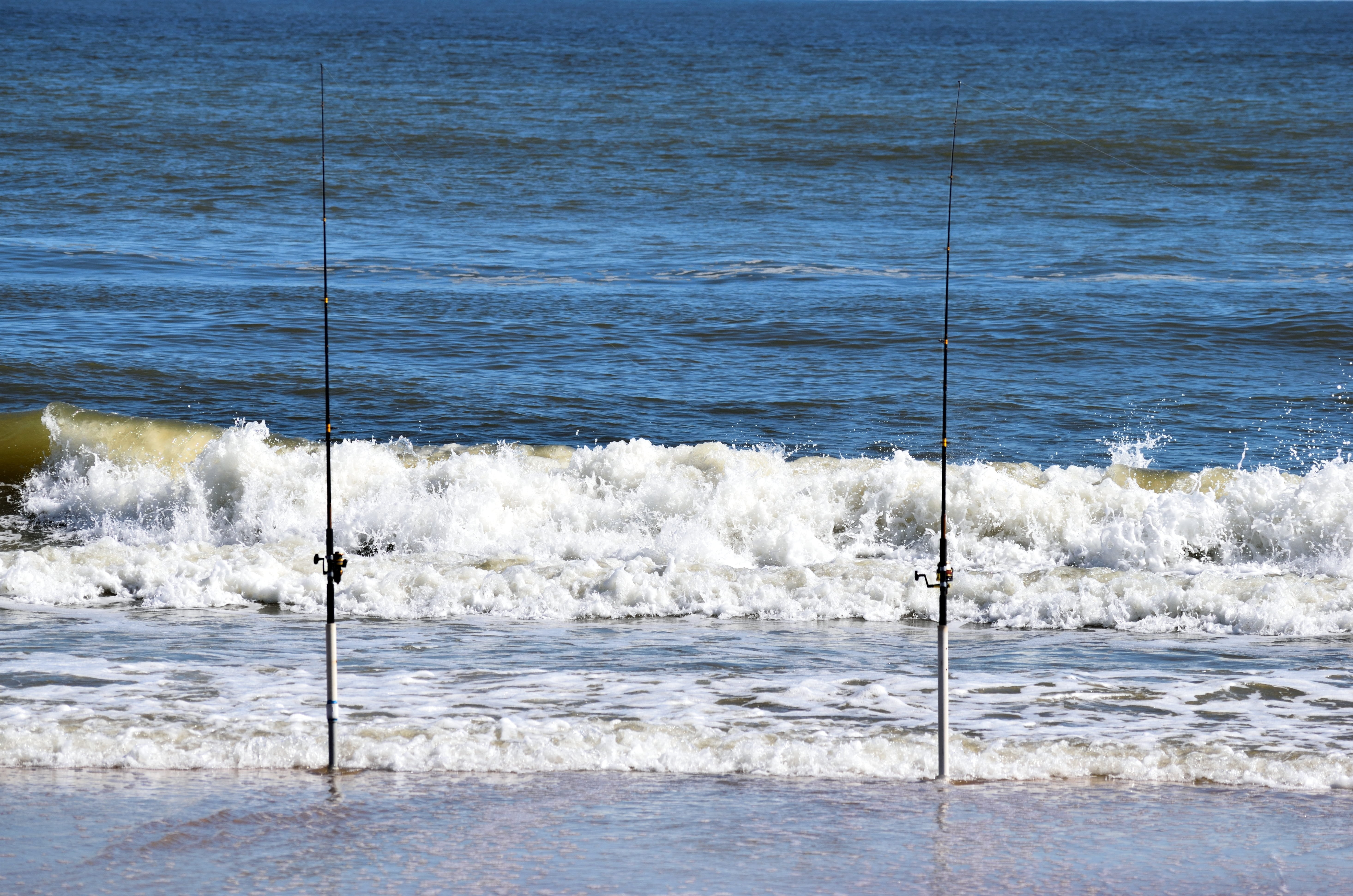 ocean, sport, aquatic sport, land, beach, 5K, scenics - nature, pole, sea, vacation, no people, hobby, tranquility, white foam, motion, waves, flowing water, HD Wallpaper
