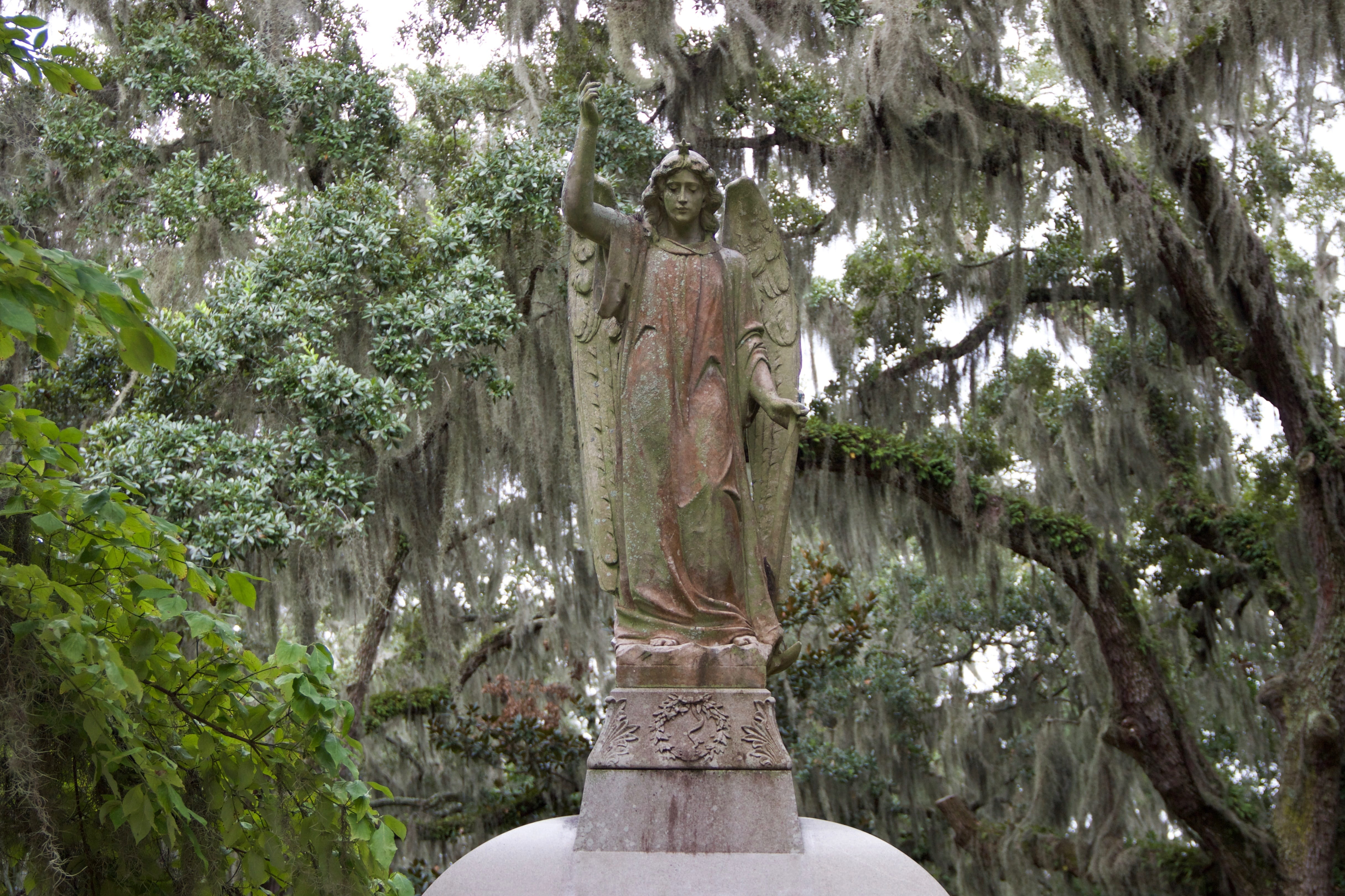 craft, no people, spanish moss, human representation, historically, bonaventure cemetery, plant, park, architecture, old, grave, nature, savannah, creativity, HD Wallpaper