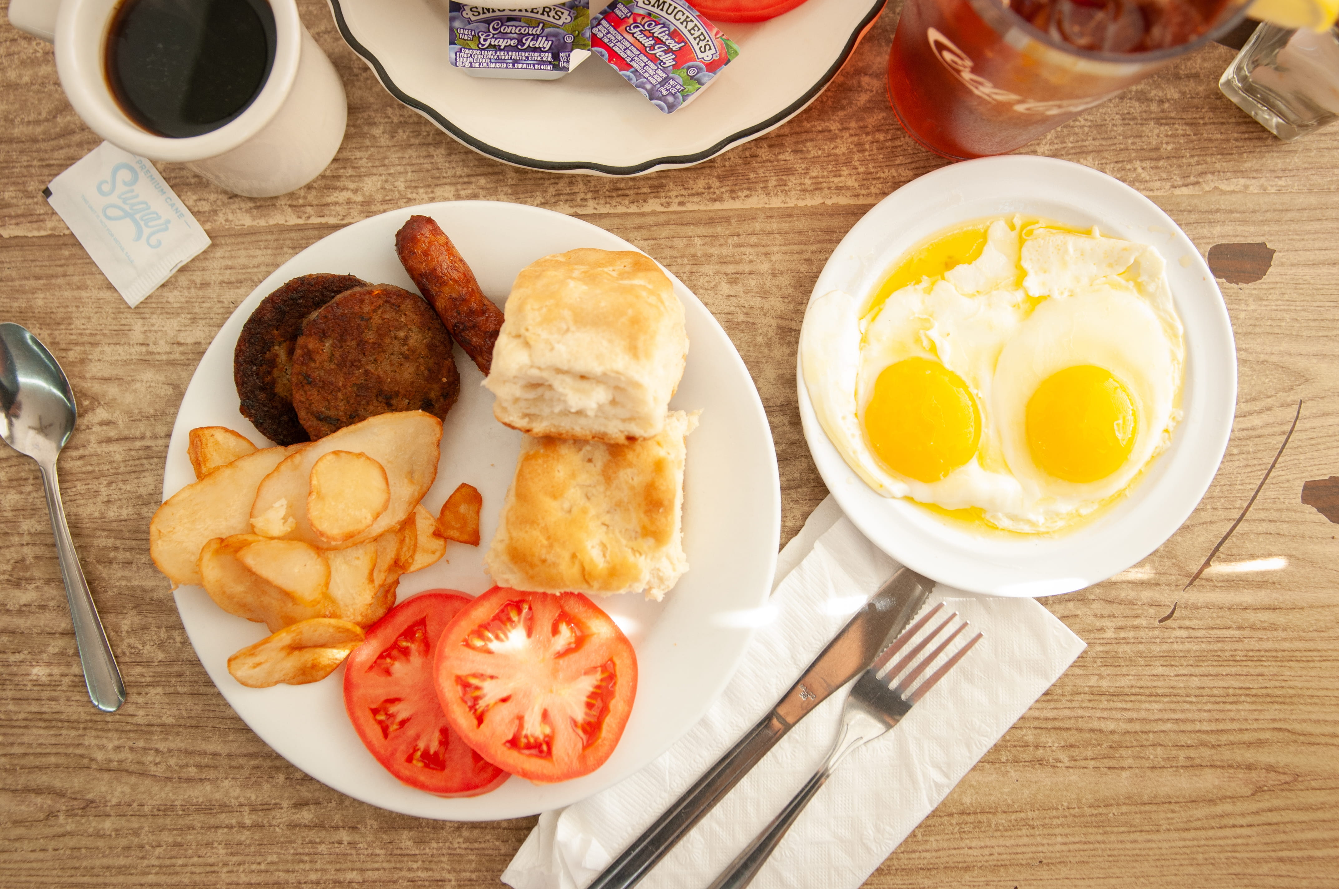 high angle view, freshness, drink, serving size, fried, table knife, plate, refreshment, coffee, food, cup, fork, eating utensil, ready-to-eat, butter knife, HD Wallpaper