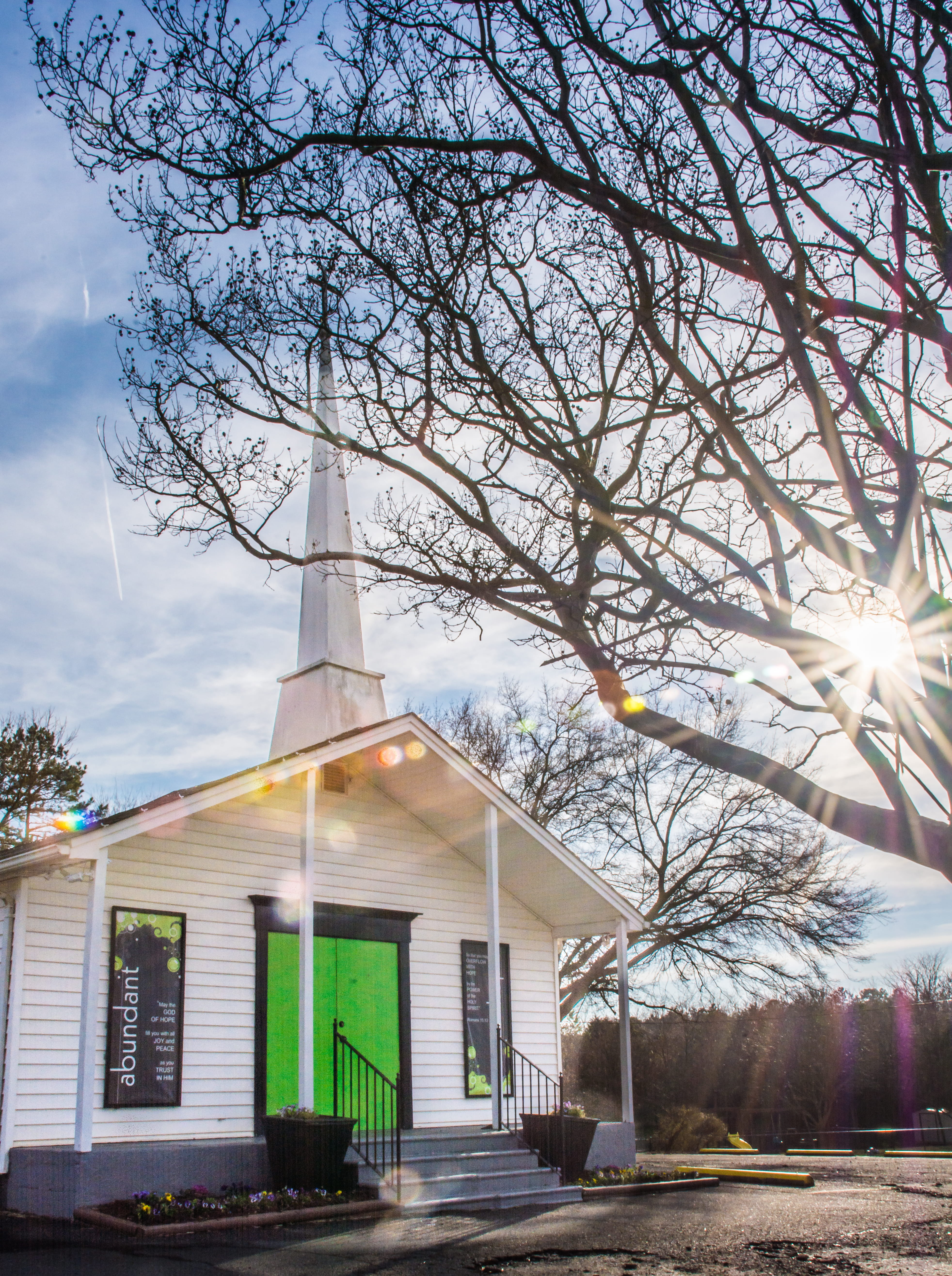 house, religion, nature, sunshine, church, city, sky, 5K, architecture, united states, sunburst, cloud - sky, building exterior, building, winter, no people, Phone HD Wallpaper