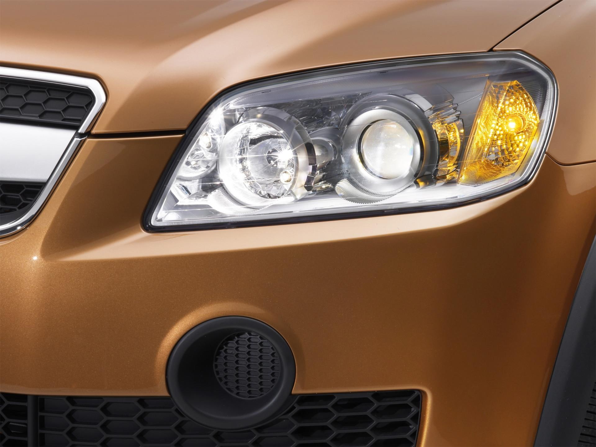 car, 1080P, retro styled, no people, vehicle light, captiva, transportation, close-up, headlight, lighting equipment, day, luxury, exterior, mode of transportation, HD Wallpaper