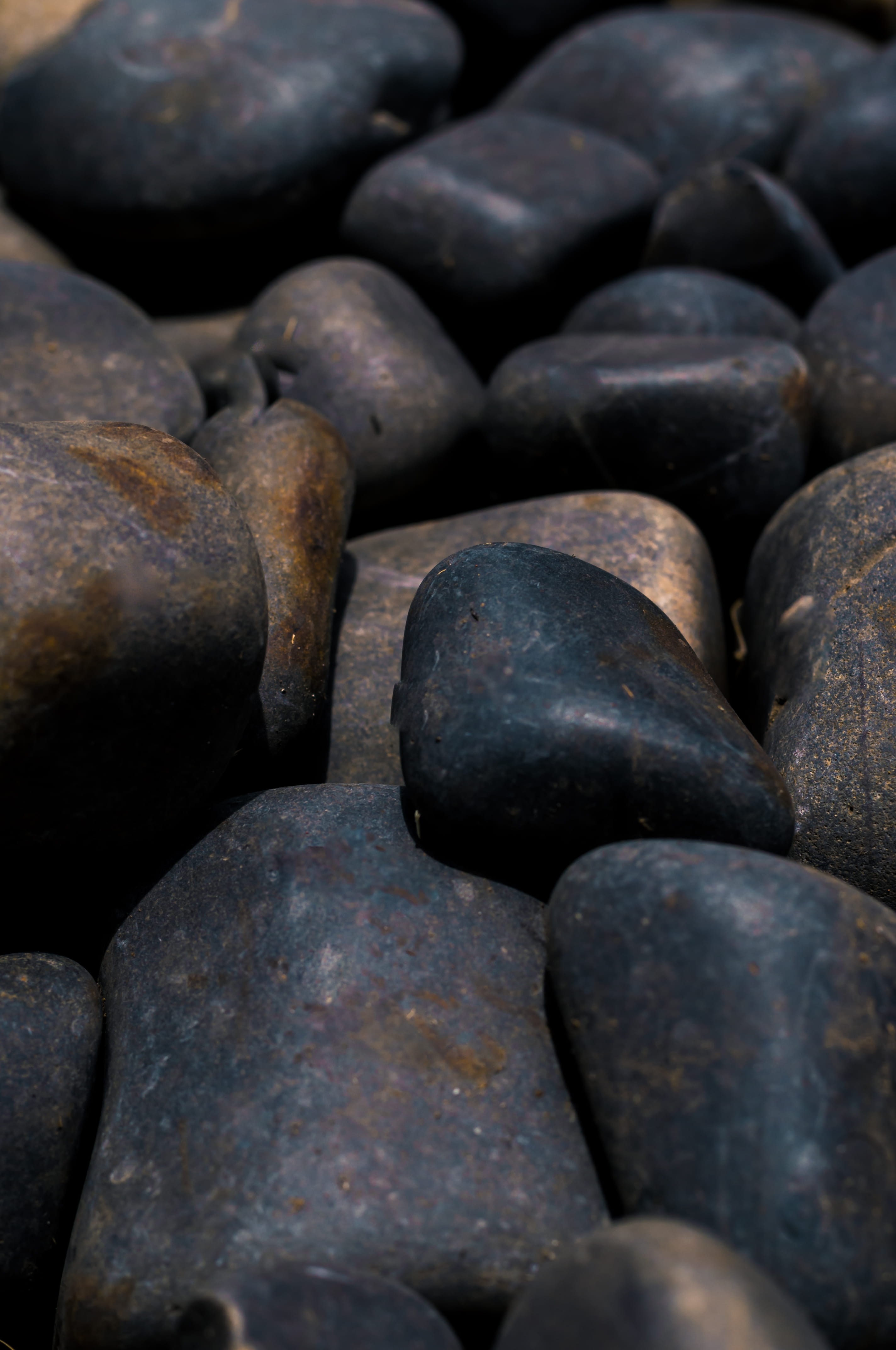 symbiosis university, stone - object, textured, selective focus, still life, close-up, abundance, pune, stones, solid, pebble, nikon, focus on foreground, Phone HD Wallpaper