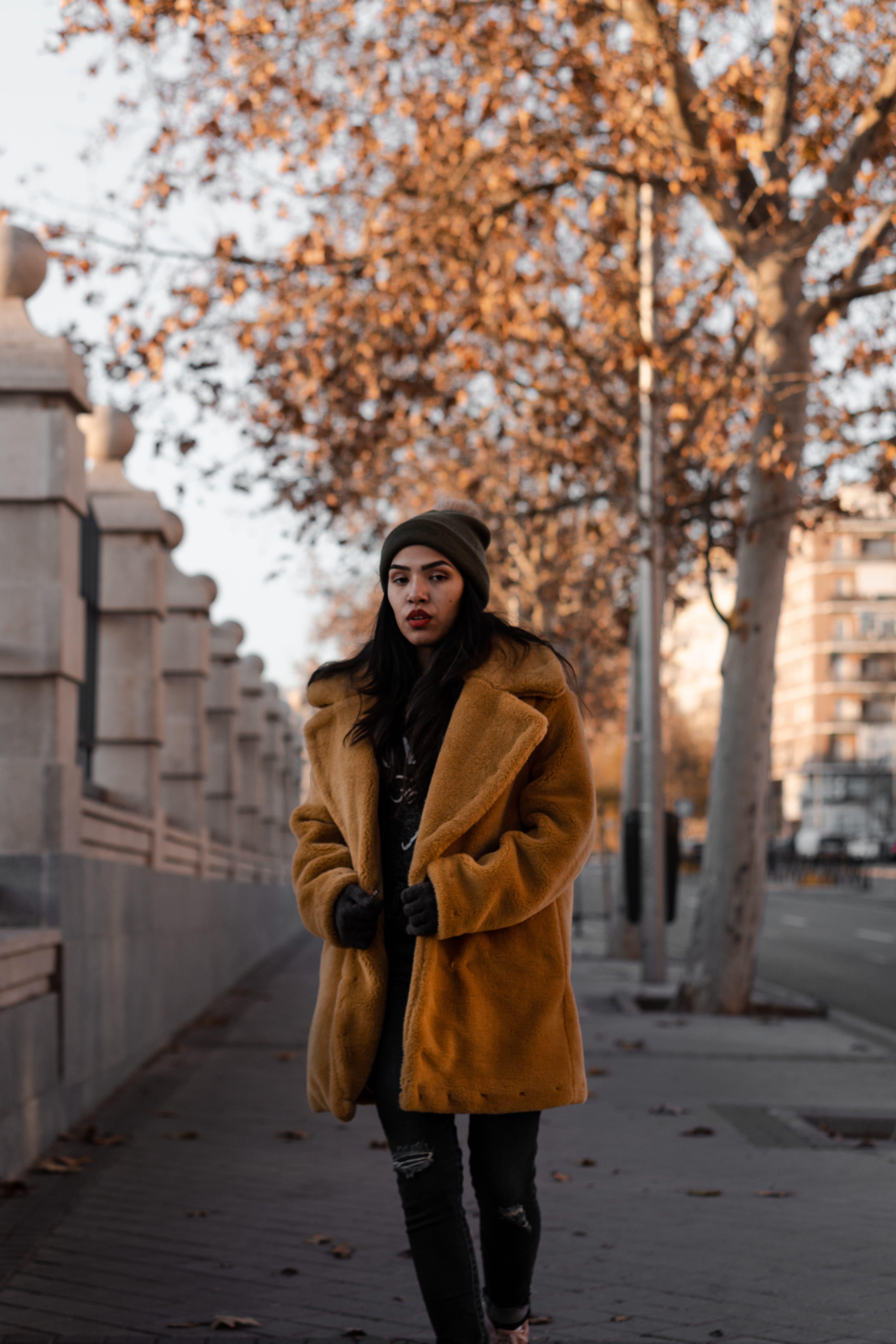 cold, walking, warm clothing, woman, urban, sidewalk, fashionable, young, outdoors, 5K, lady, hair, focus on foreground, tree, pose, close-up, beauty, Phone HD Wallpaper