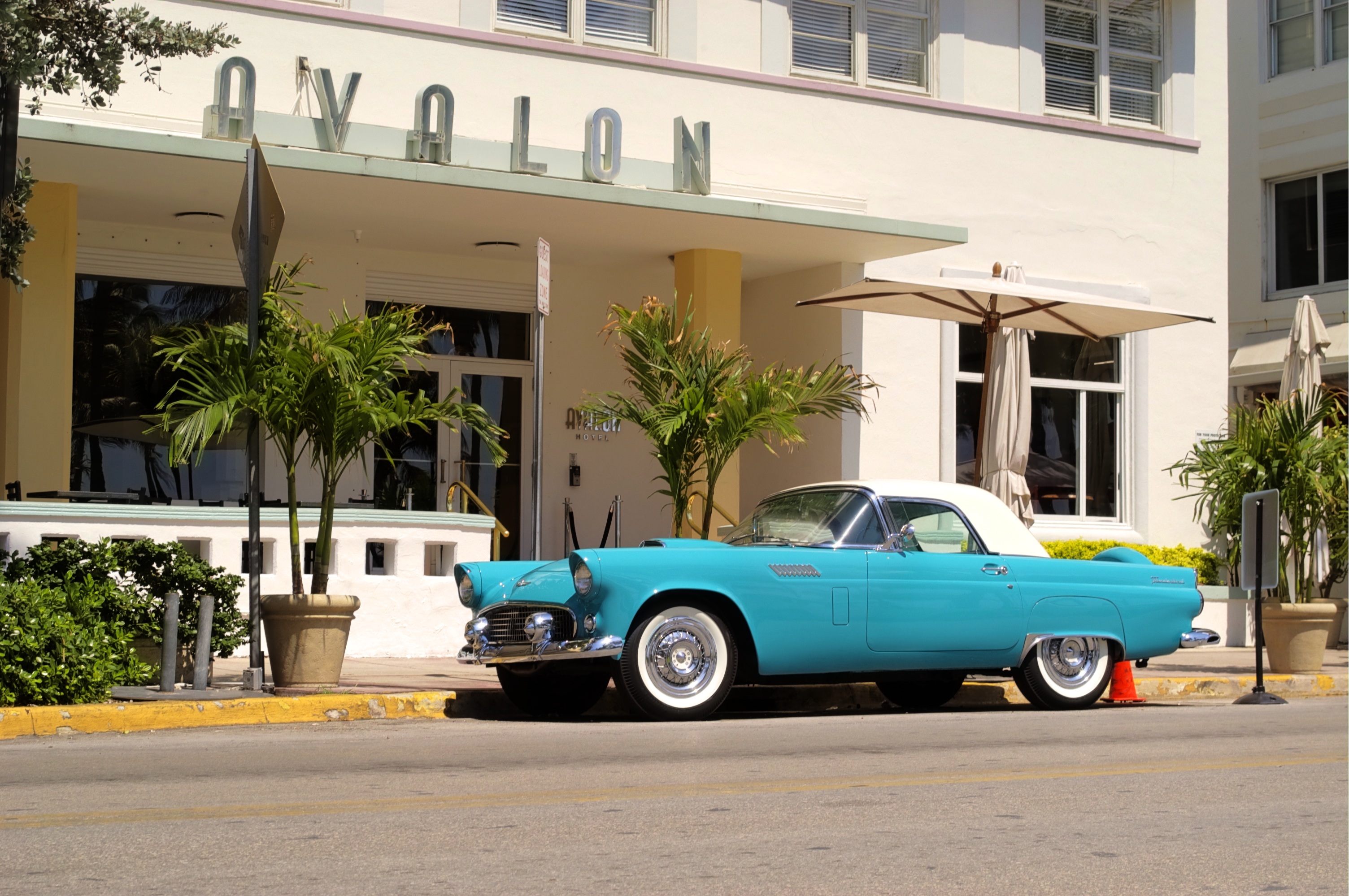 garage, near, ovalon, no people, blue, building exterior, auto, vehicle, elegance, vintage, outdoors, miami, south beach, american, transport, building, HD Wallpaper