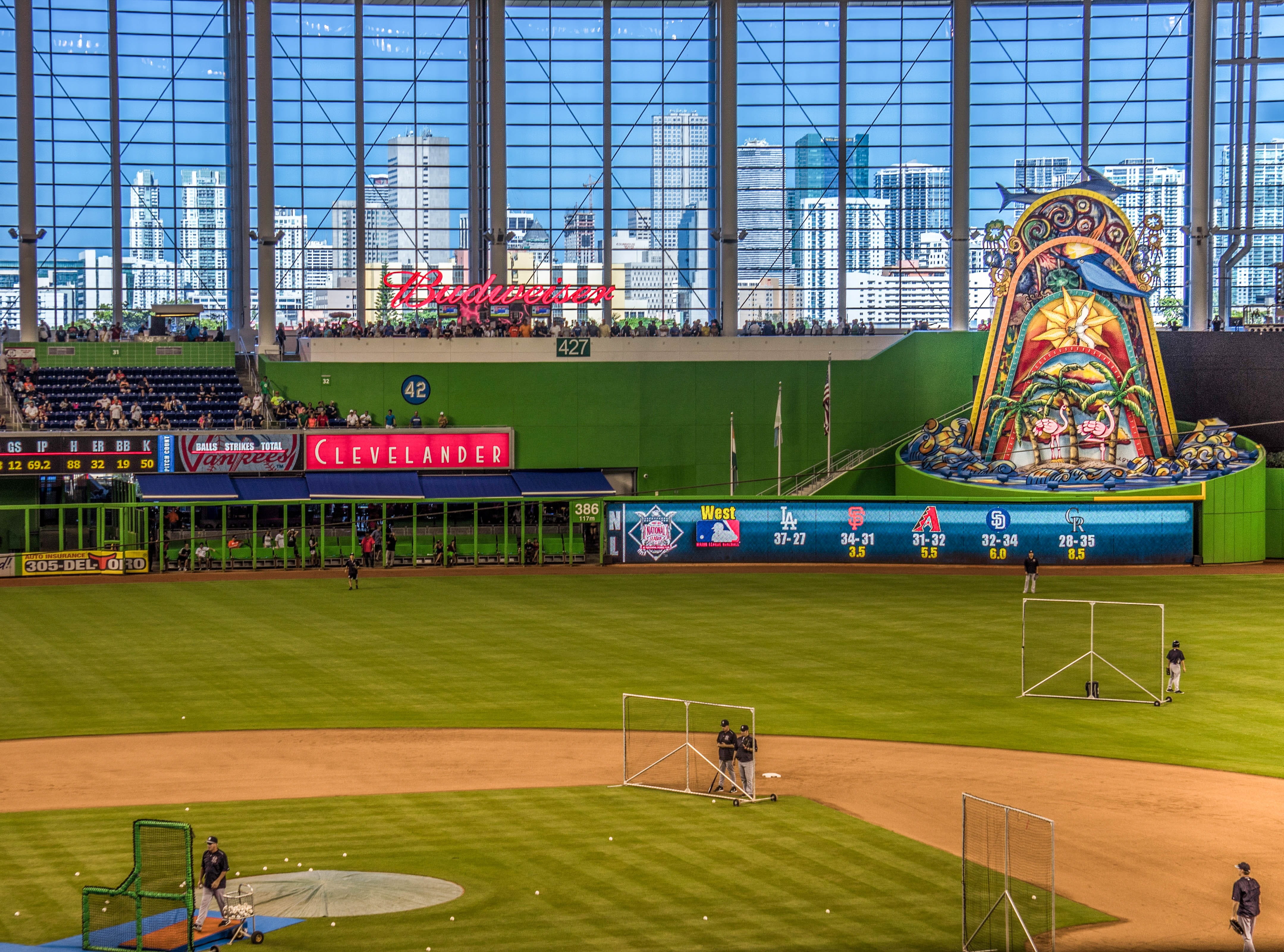 arts culture and entertainment, playing, outdoors, sports Venue, sea, horizon, holiday, downtown, competition, building exterior, Florida, green Color, HD Wallpaper