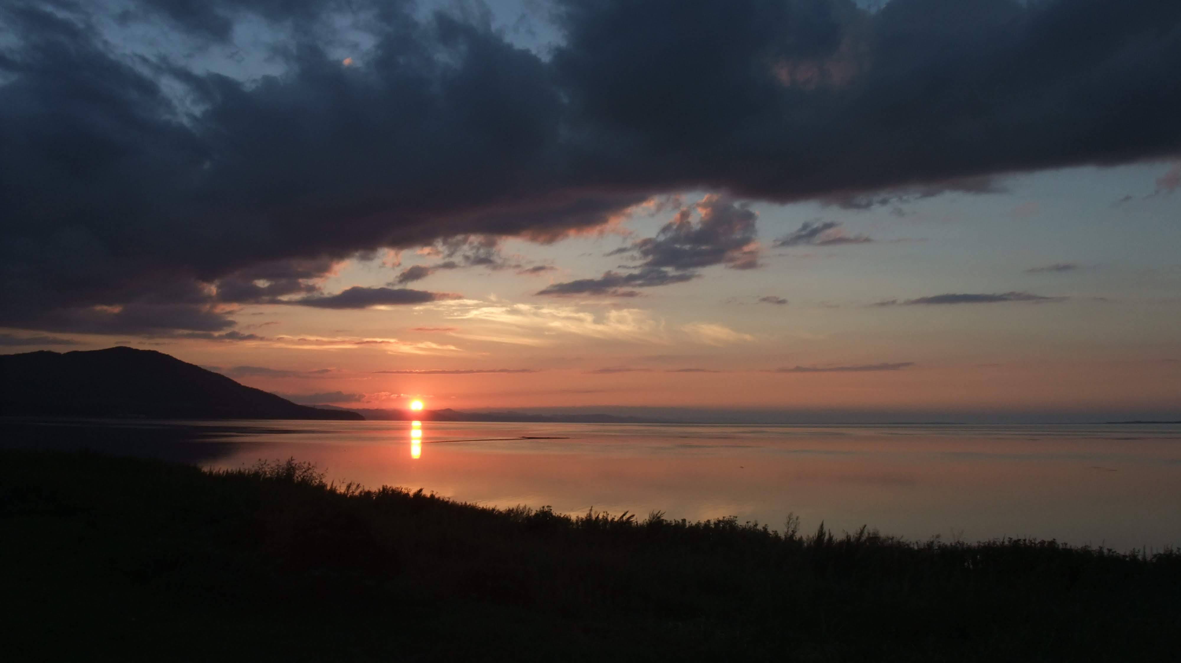 horizon over water, scenics - nature, sun, no people, sea, sunset, tranquil scene, 4K, asahi, views, beach, beauty in nature, non-urban scene, water, reflection, HD Wallpaper