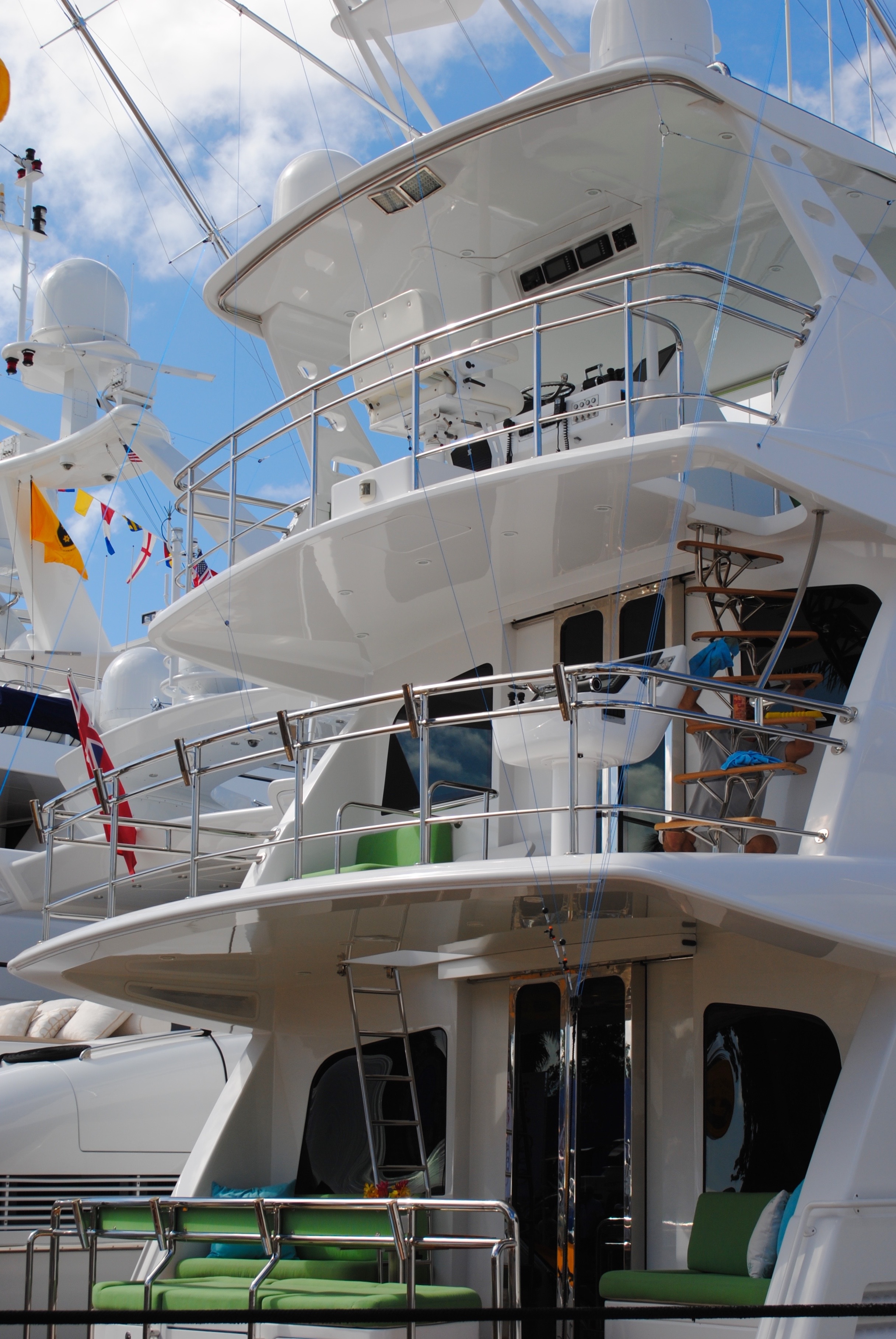 transportation, upscale, luxury, luxury yacht, vacation, boat, glass - material, white color, elegant, water, cruise, yachting, wealthy, fishing, yacht charter, Phone HD Wallpaper