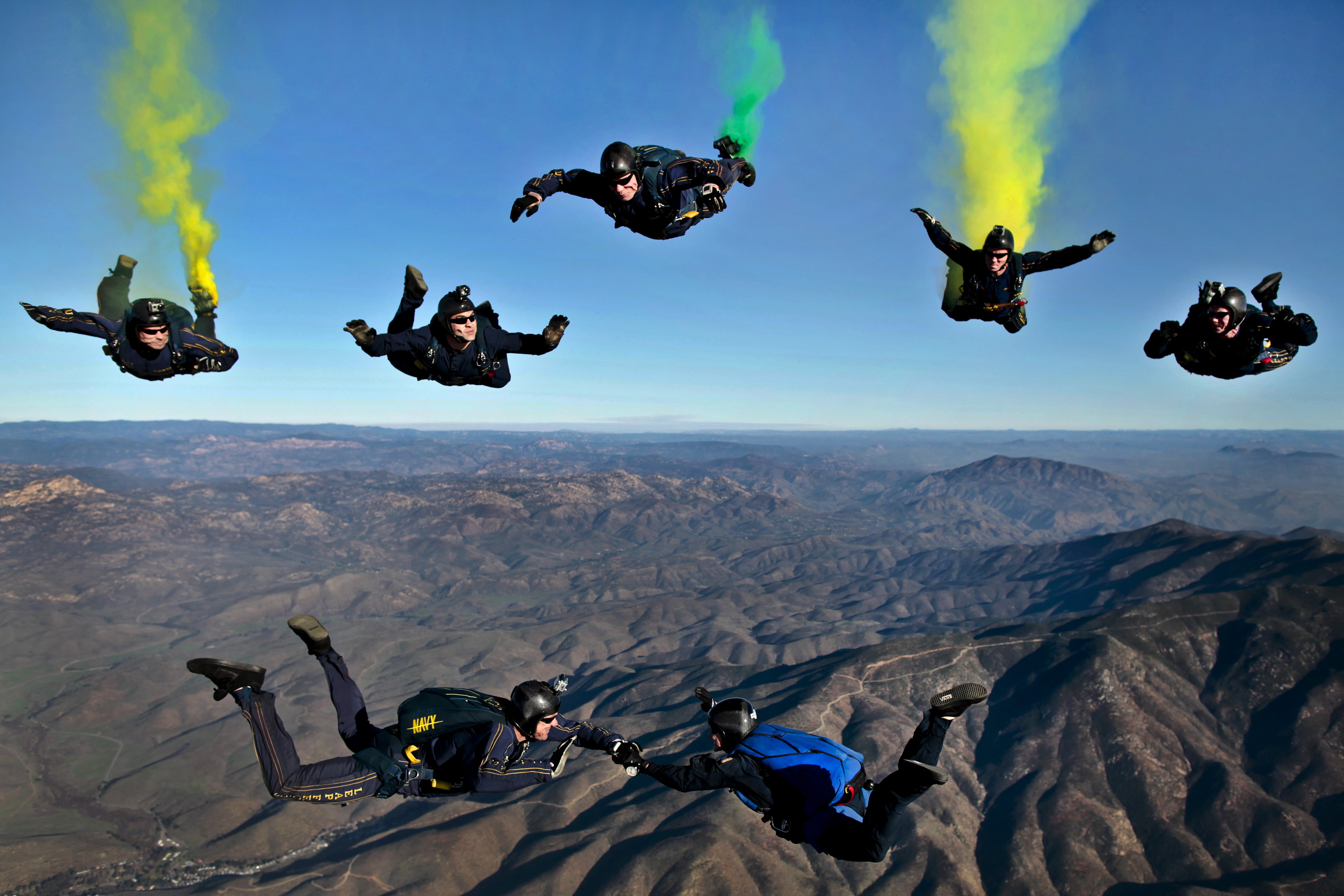 mountain, california, nature, parachutists, exhilaration, clear, flares, extreme Sports, mid-air, sport, environment, u s navy, real people, lifestyles, HD Wallpaper