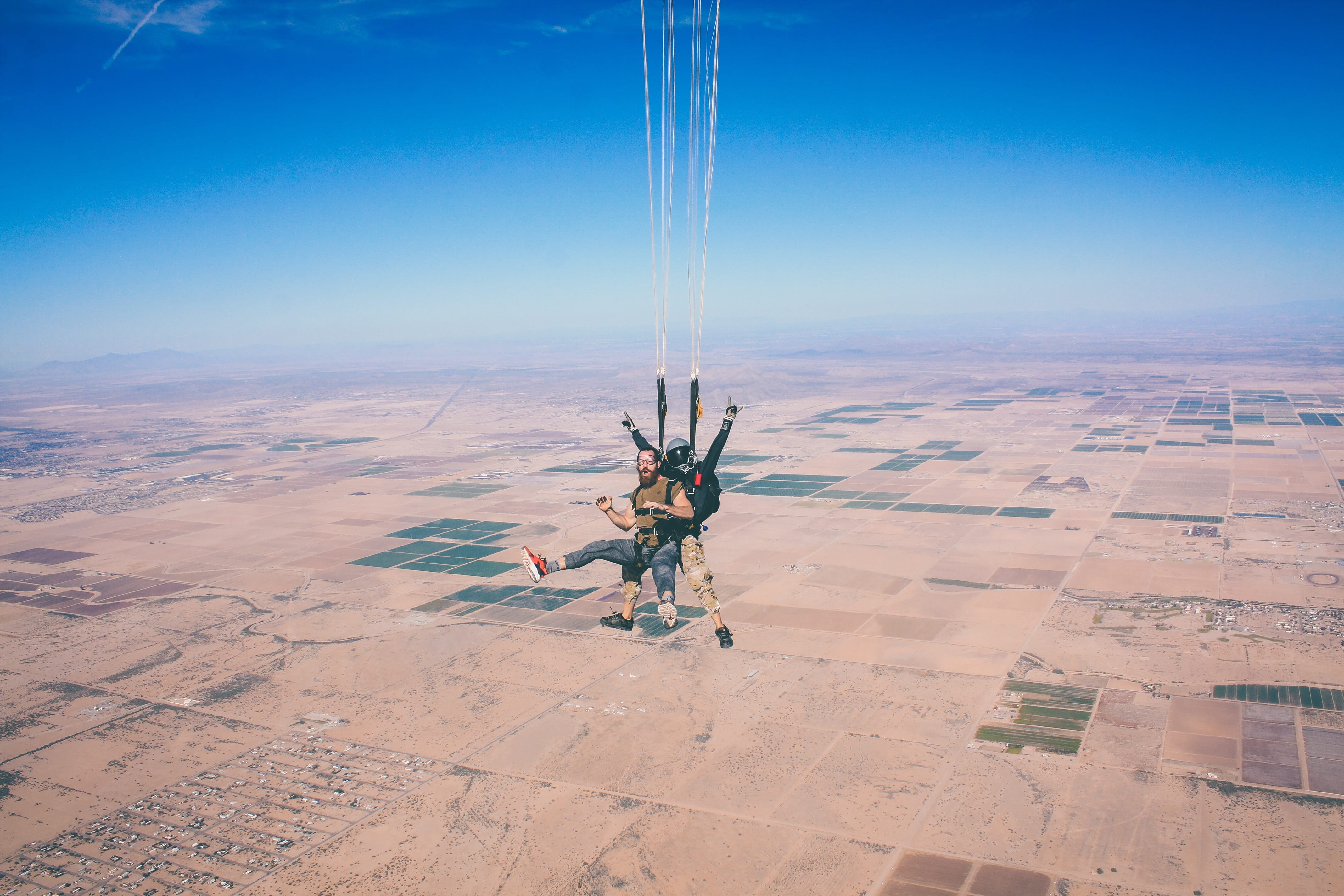 desert, jumper, day, air, scenics - nature, adventure, technology, leisure, skydiver, parachute, fun, dom, flight, travel, air vehicle, transportation, HD Wallpaper