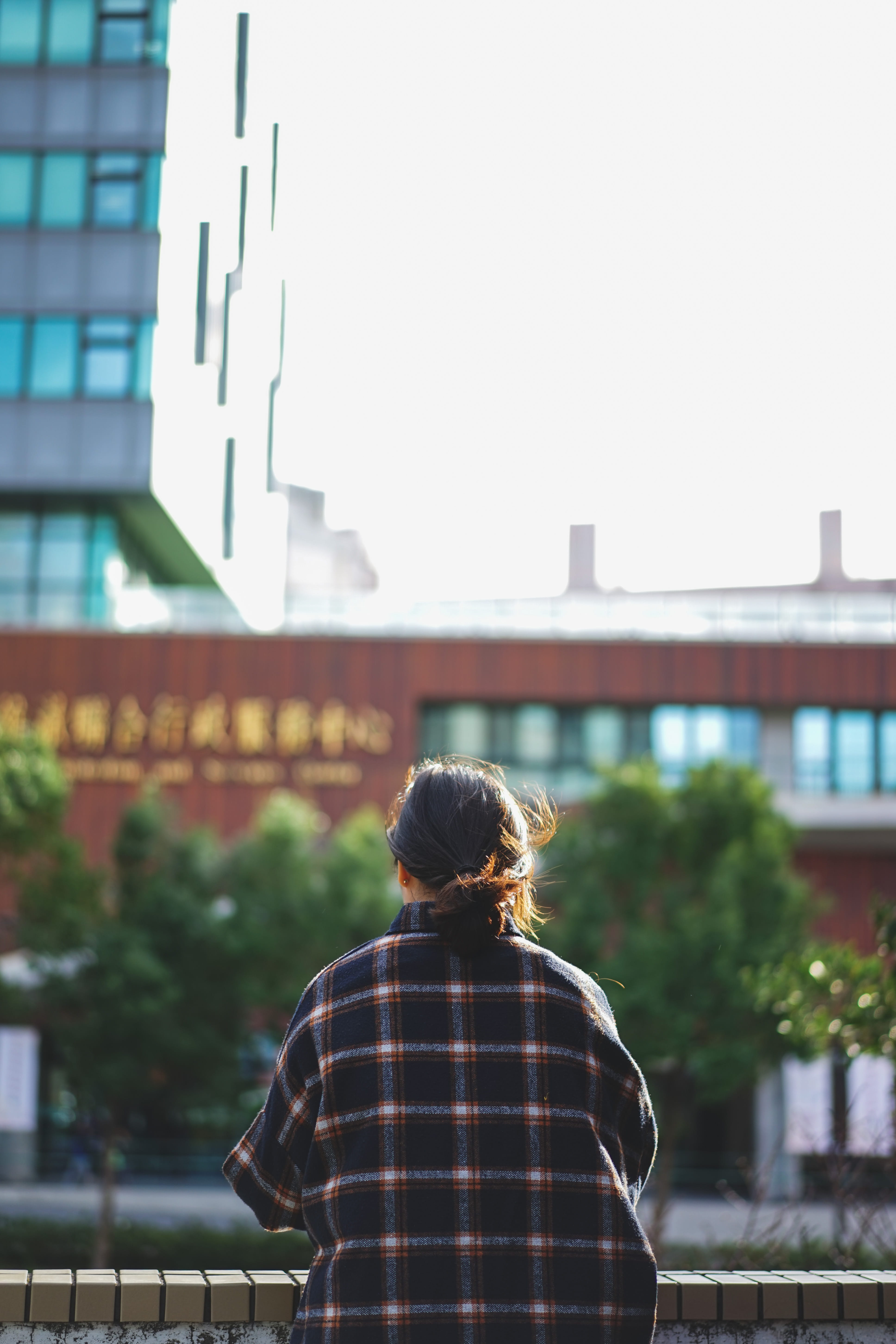 lifestyles, zhongli, built structure, nature, people, taiwan, sonyalpha, day, city, waist up, zeiss, hairstyle, portrait, casual clothing, standing, building, Phone HD Wallpaper