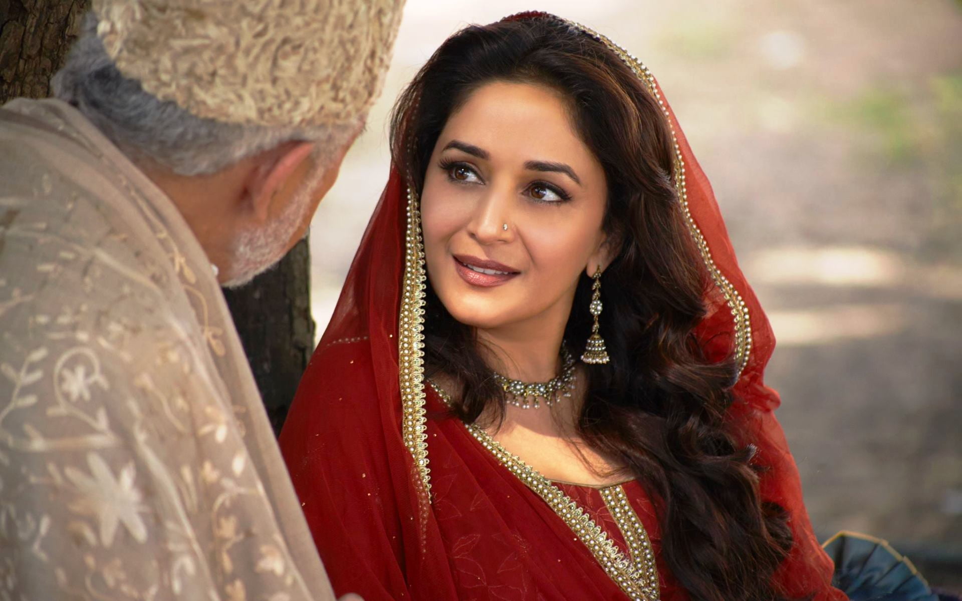 traditional clothing, young adult, jewelry, movie, Bollywood Movies, celebration, ishqiya, red, wife, adult, bollywood, beautiful woman, young women, portrait, HD Wallpaper